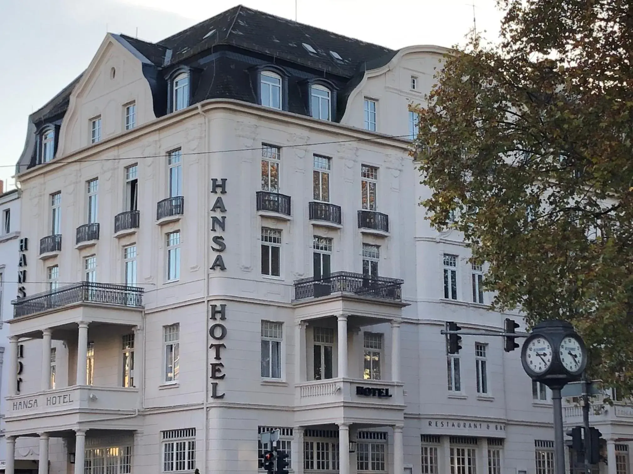 Facade/entrance, Property Building in Star-Apart Hansa Hotel