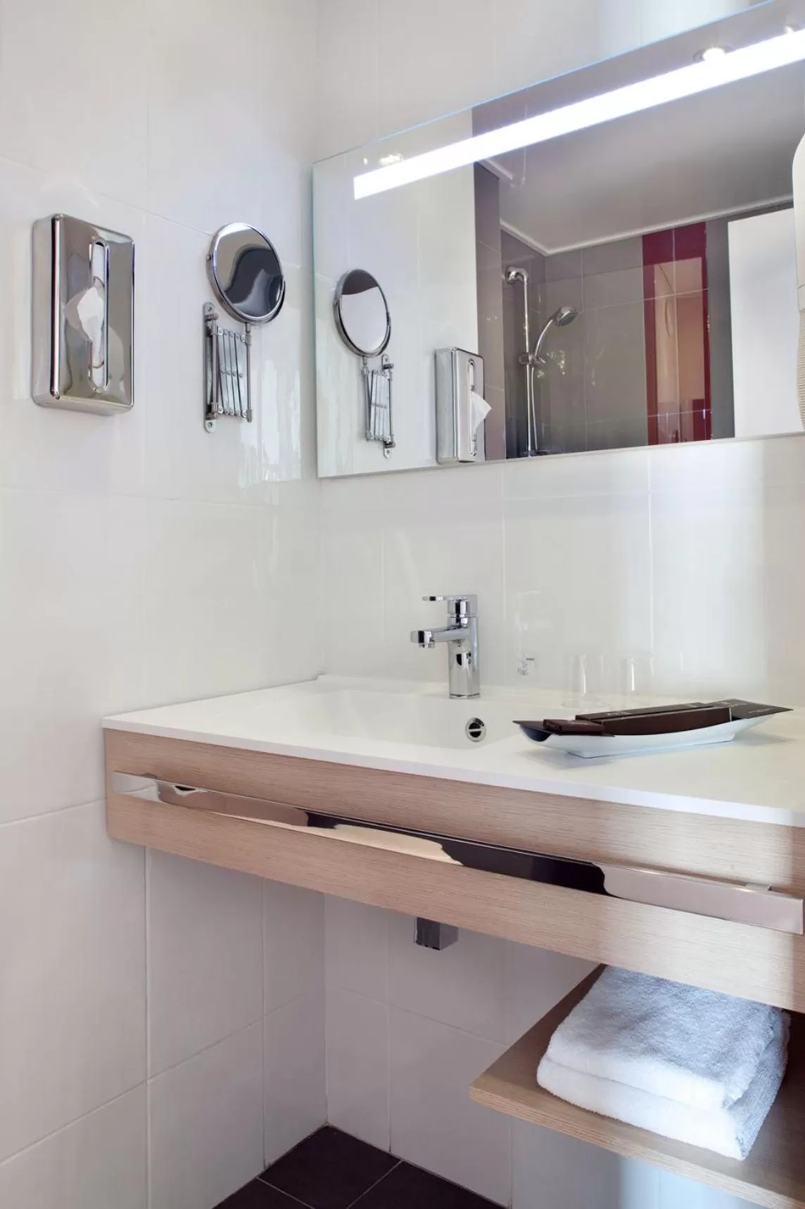 Bathroom in Paris Bastille