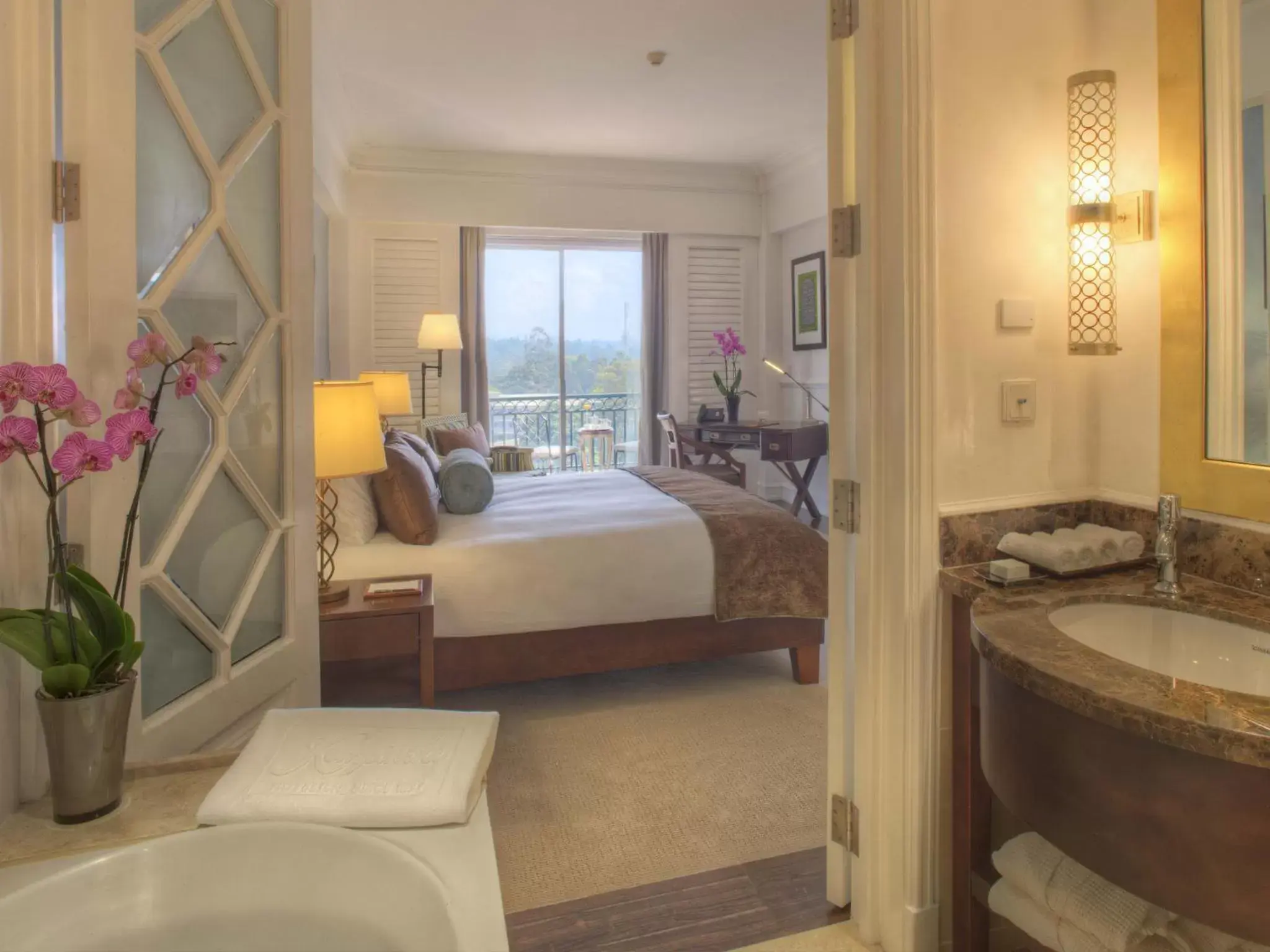 Balcony Deluxe King Room in Villa Rosa Kempinski Balcony Deluxe King Room in Villa Rosa Kempinski