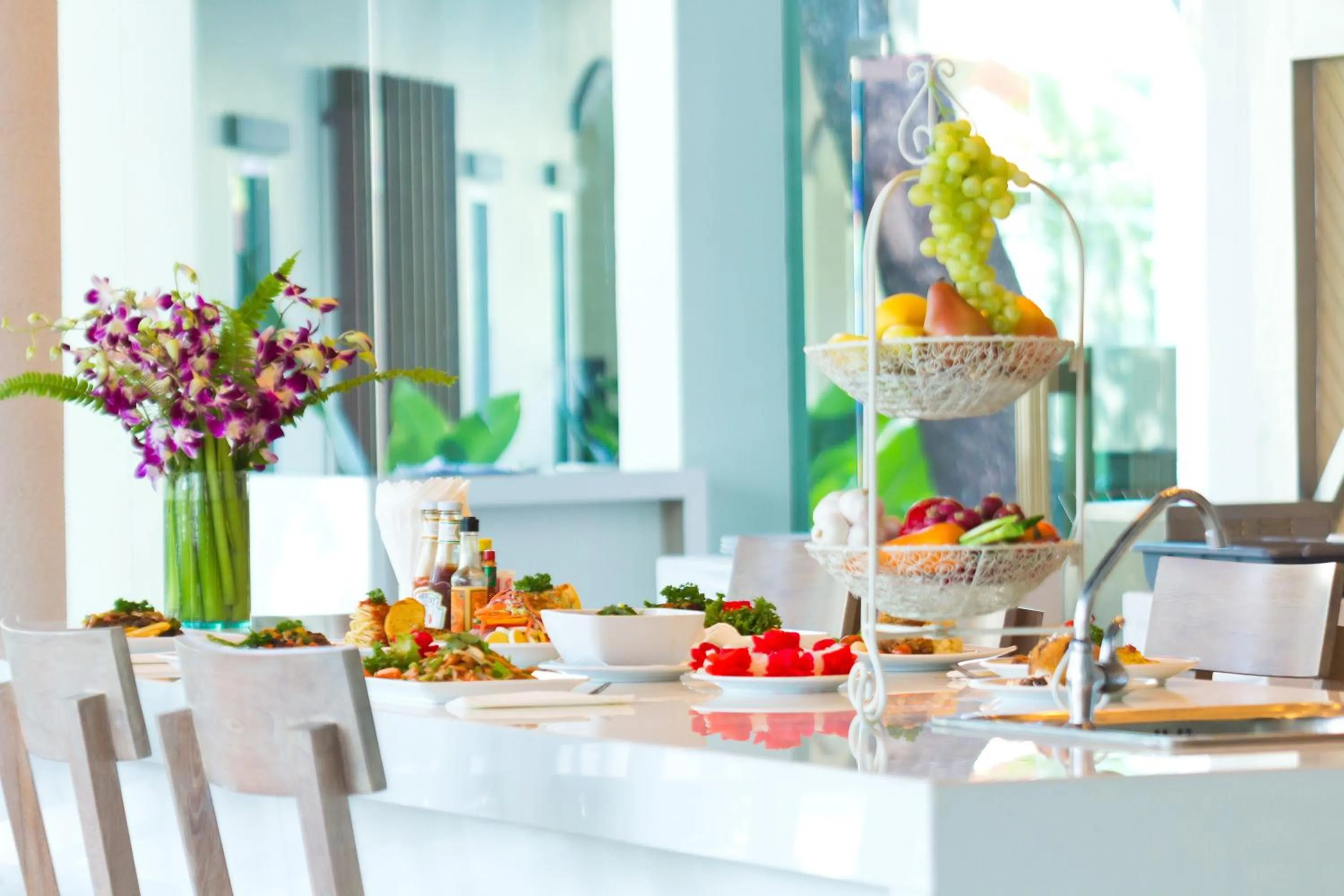 Restaurant/places to eat in Ramaburin Resort Patong - SHA Extra Plus