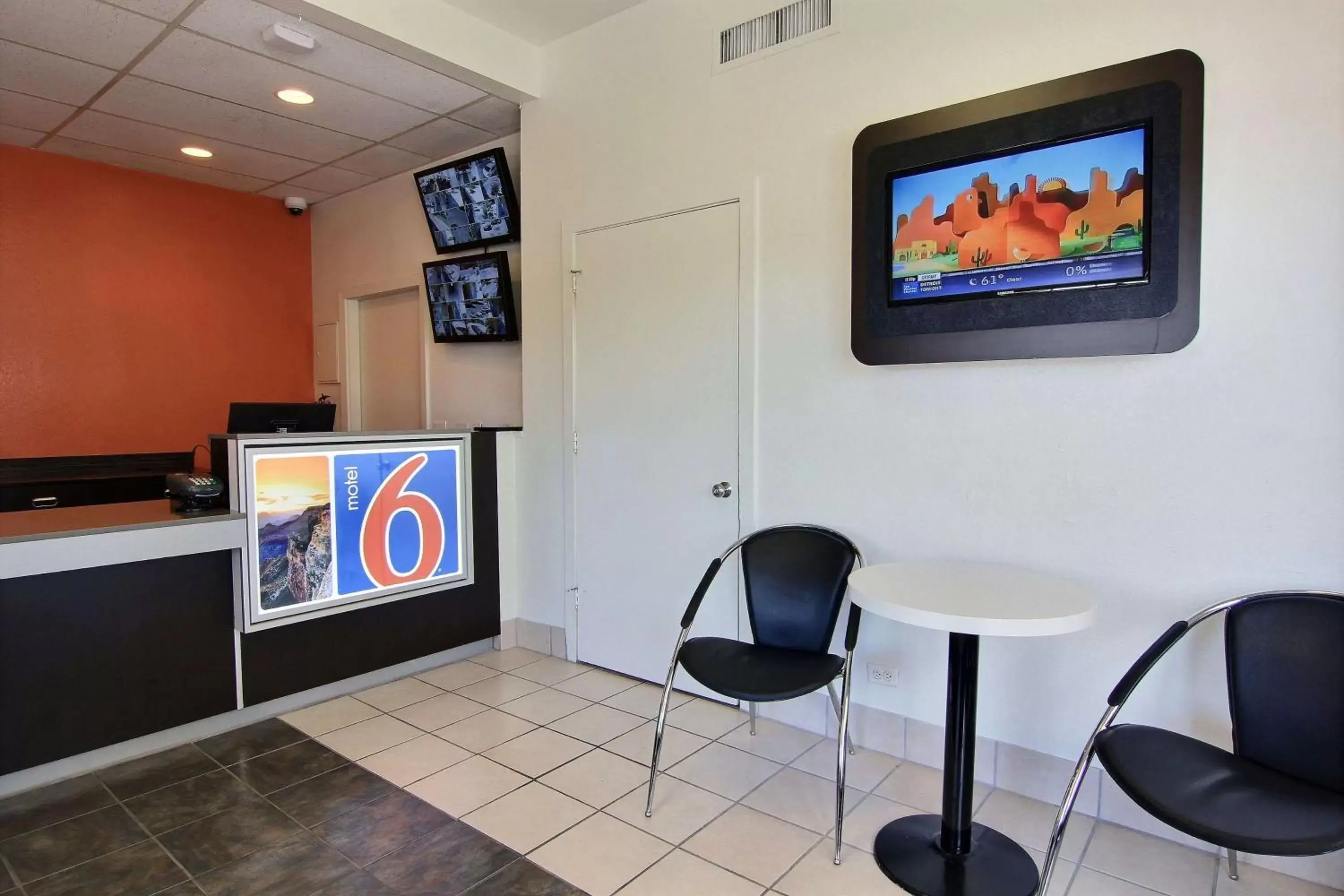 TV and multimedia, Lobby/Reception in Motel 6 Austin, TX - Central Downtown UT