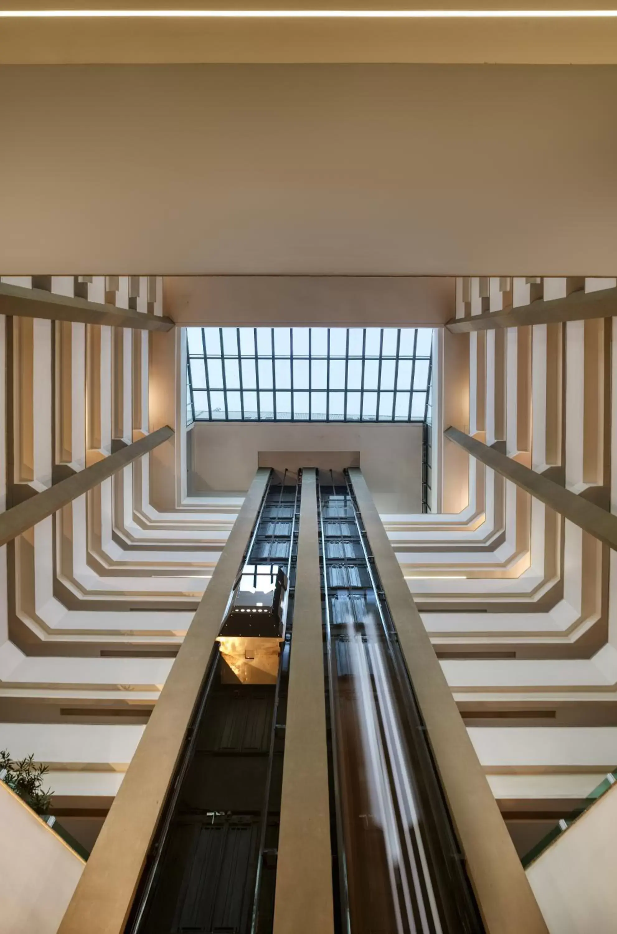 elevator in Mercure Belo Horizonte Vila da Serra