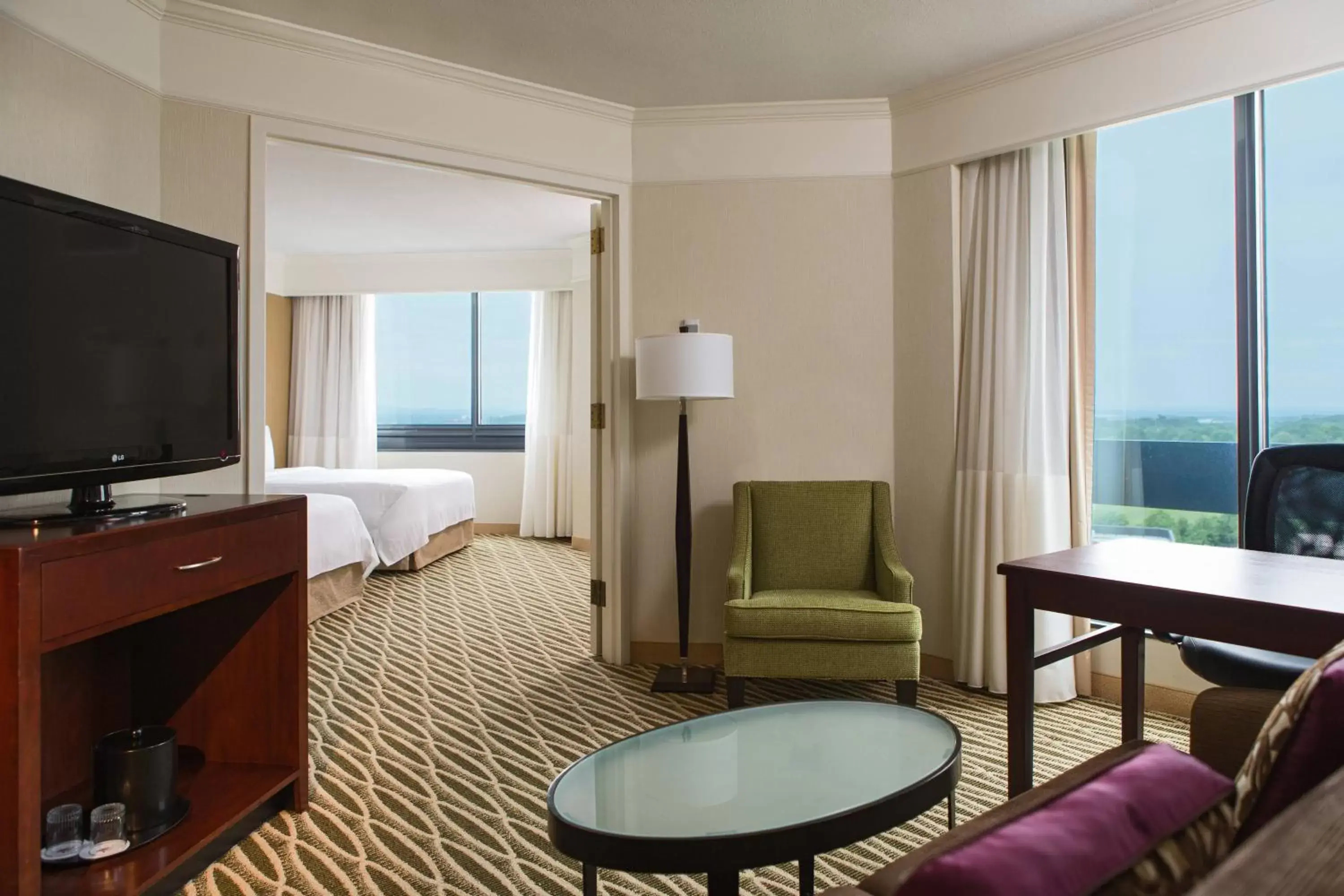 Bedroom, Seating Area in Washington Dulles Marriott Suites