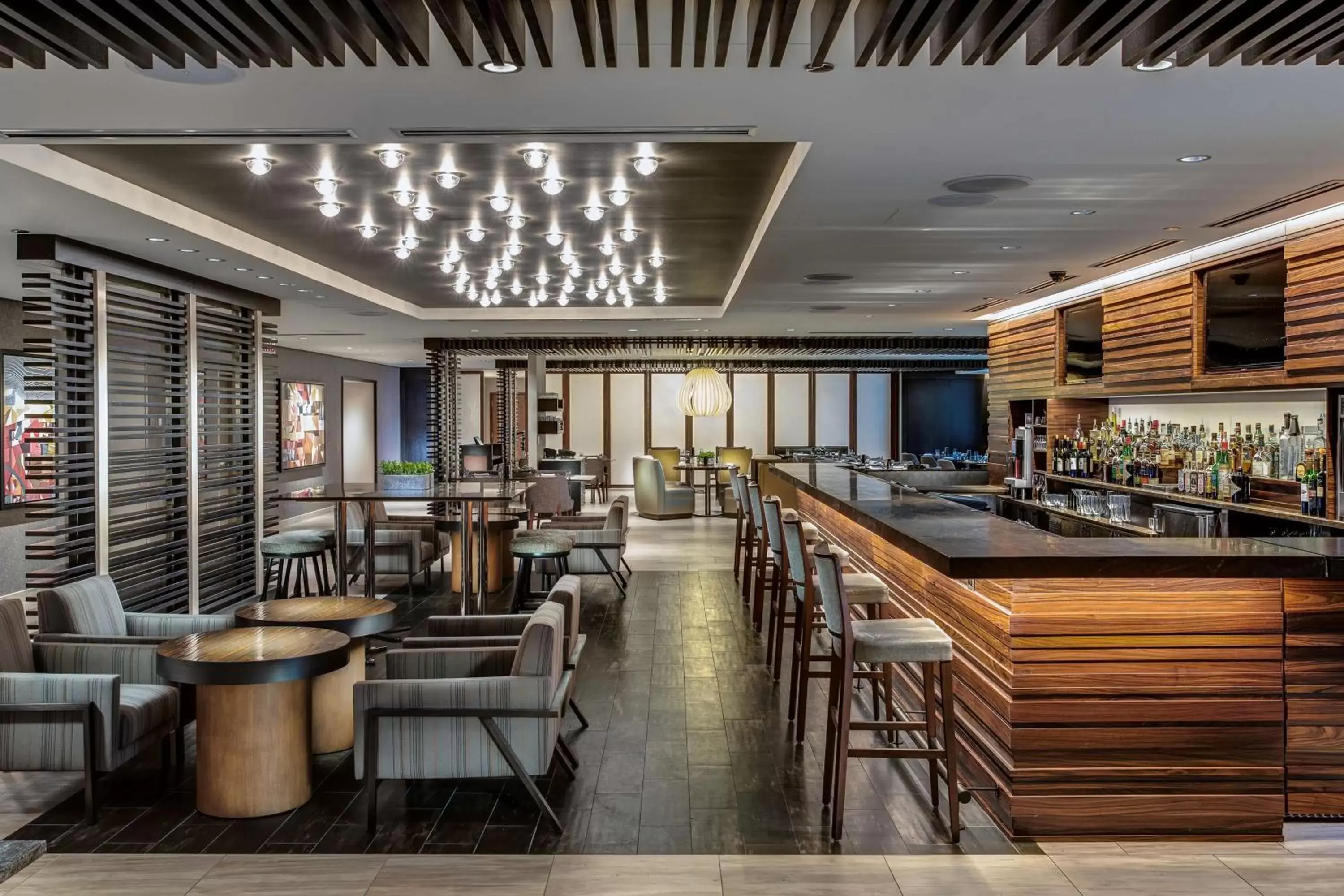 Restaurant/places to eat, Lounge/Bar in Hyatt Centric Chicago Magnificent Mile