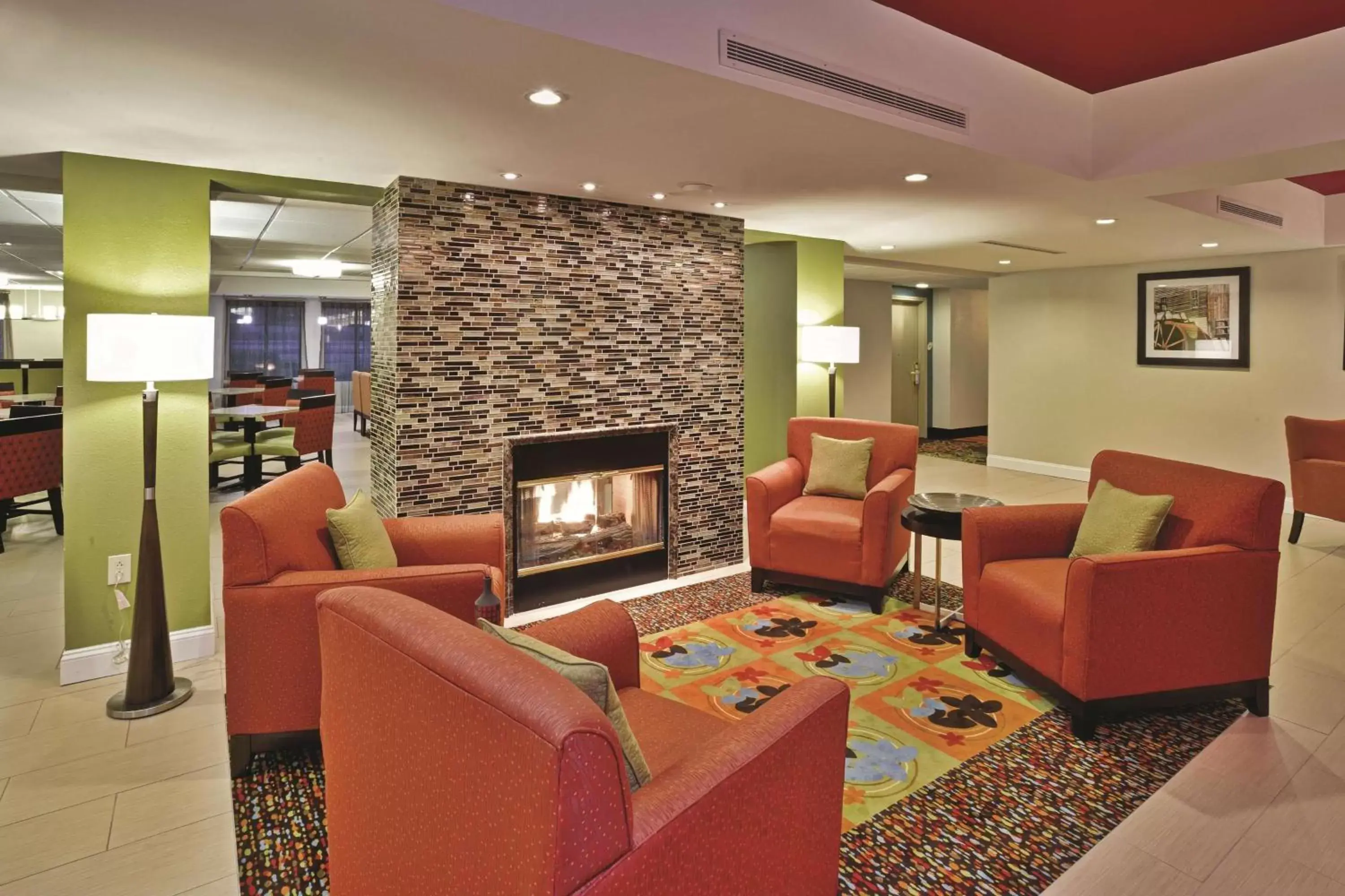 Lobby or reception, Seating Area in La Quinta Inn & Suites - New River Gorge National Park