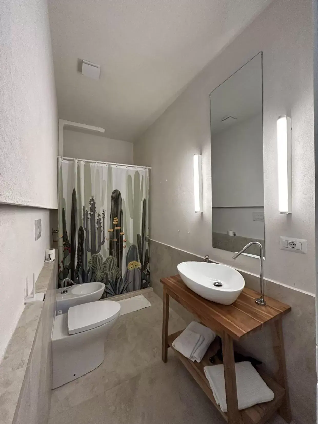 Shower, Bathroom in Casa Celeste Aida