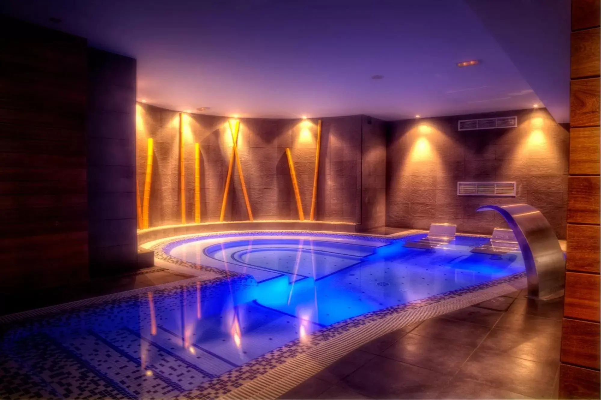 Spa and wellness centre/facilities, Swimming Pool in Hotel Spa El Muelle de Suances