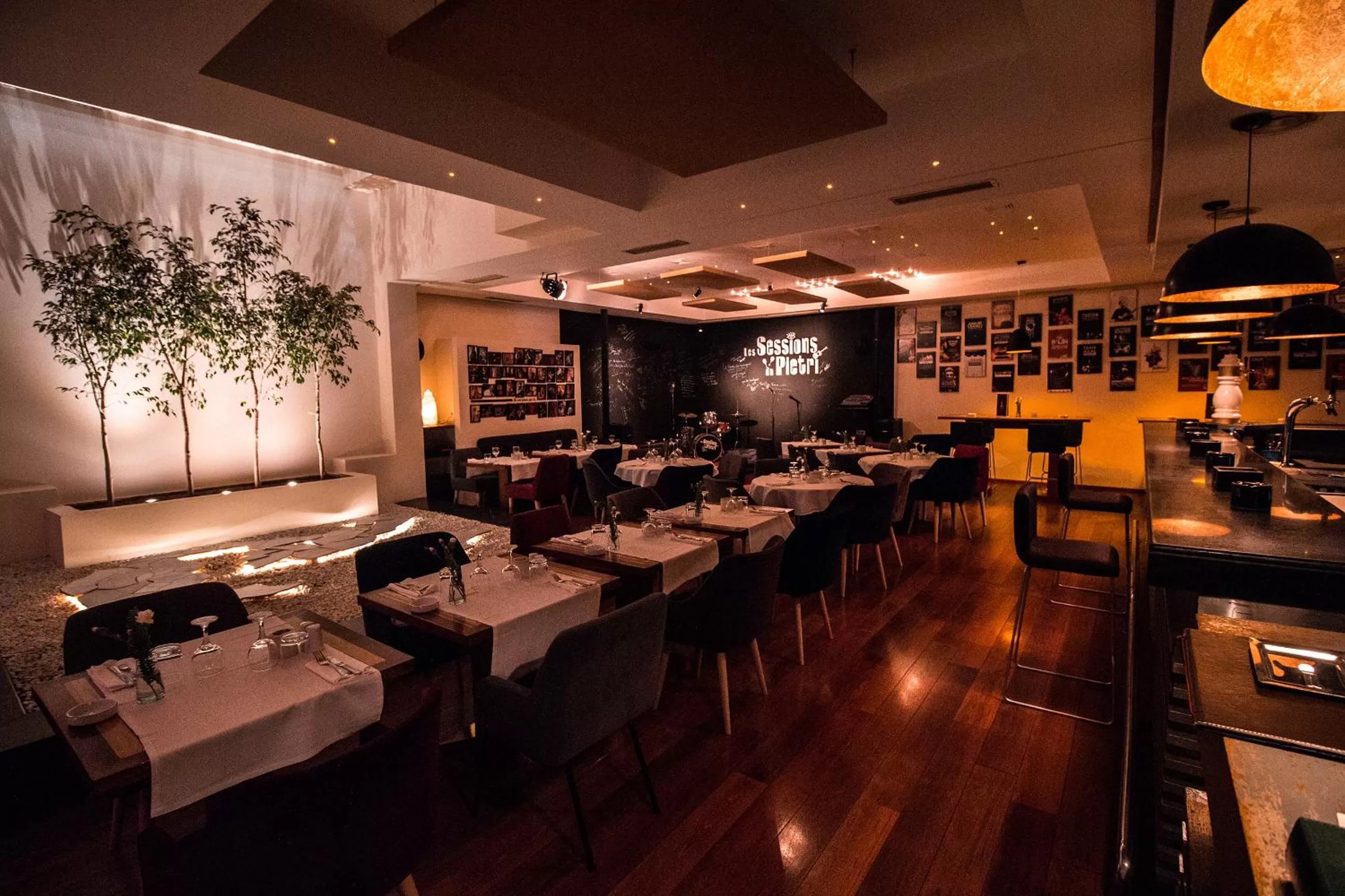 Restaurant/places to eat in Le Pietri Urban Hotel