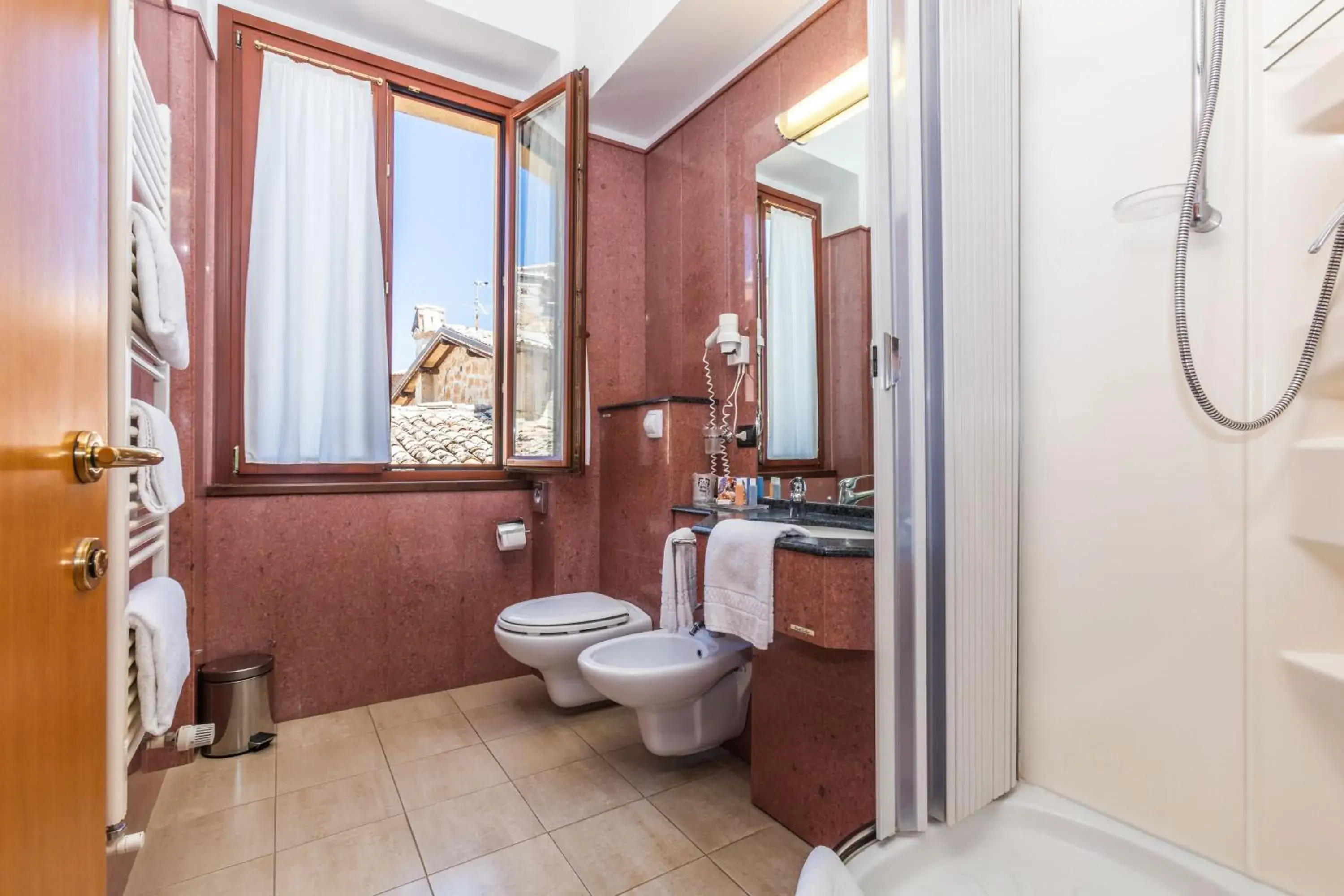 Bathroom in Hotel Duomo