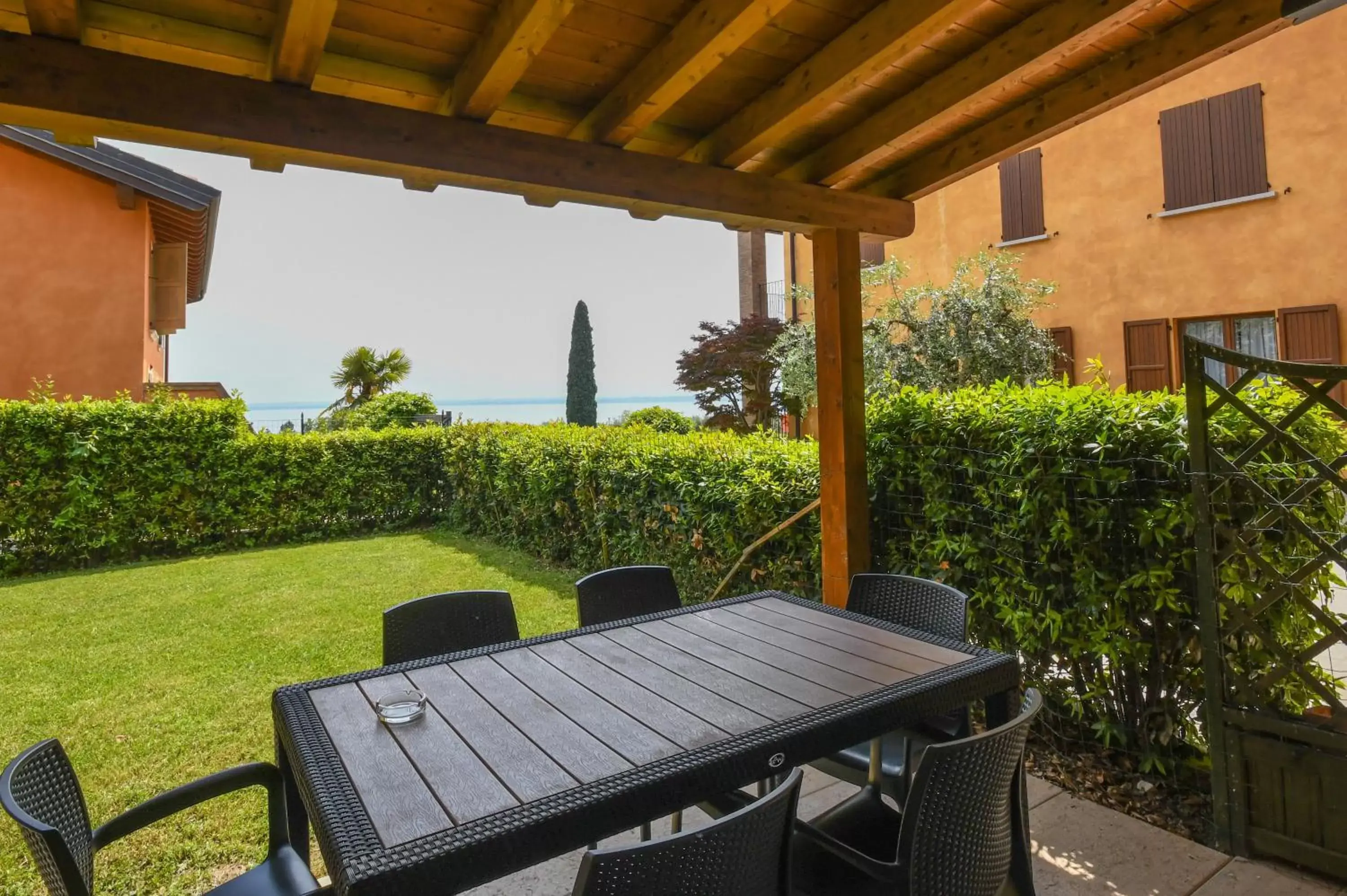 Patio in Residence Corte Ferrari -Ciao Vacanze-