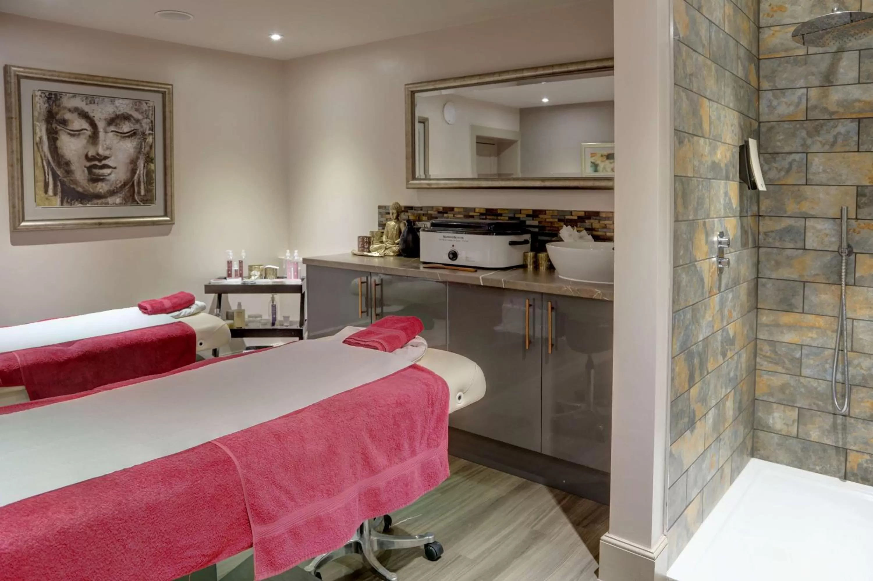 Spa and wellness centre/facilities, Bed in Best Western Premier Dover Marina Hotel & Spa