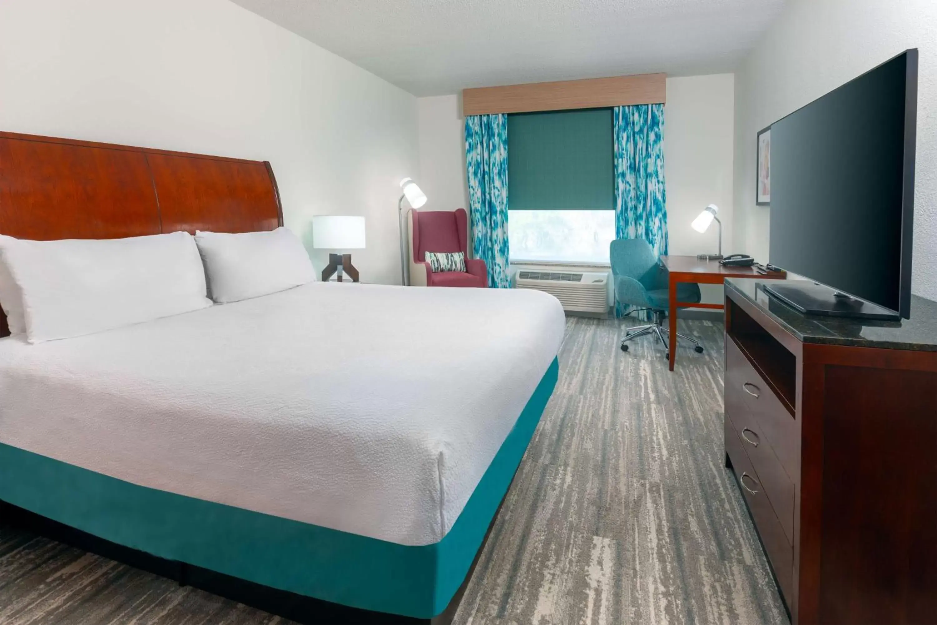 Bed in Hilton Garden Inn Tampa Riverview Brandon