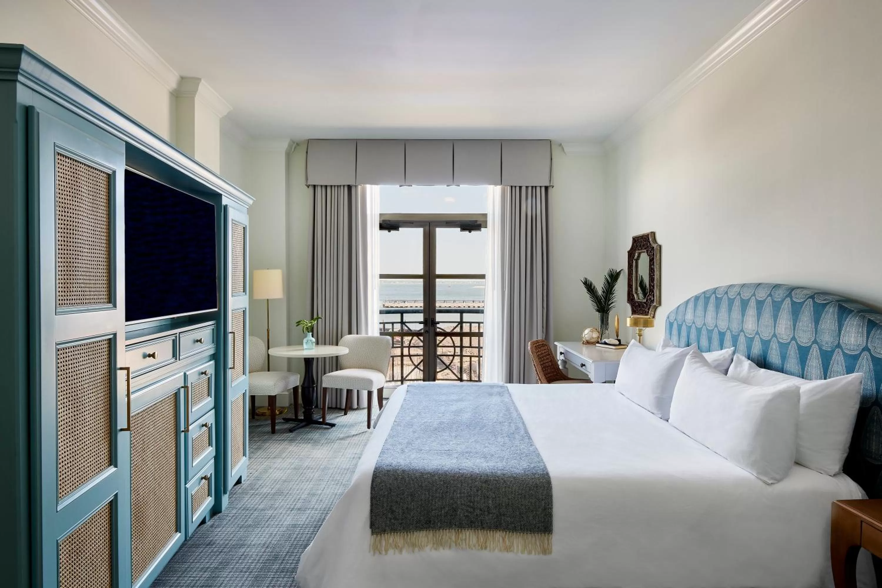 Bed in Harbourview Inn