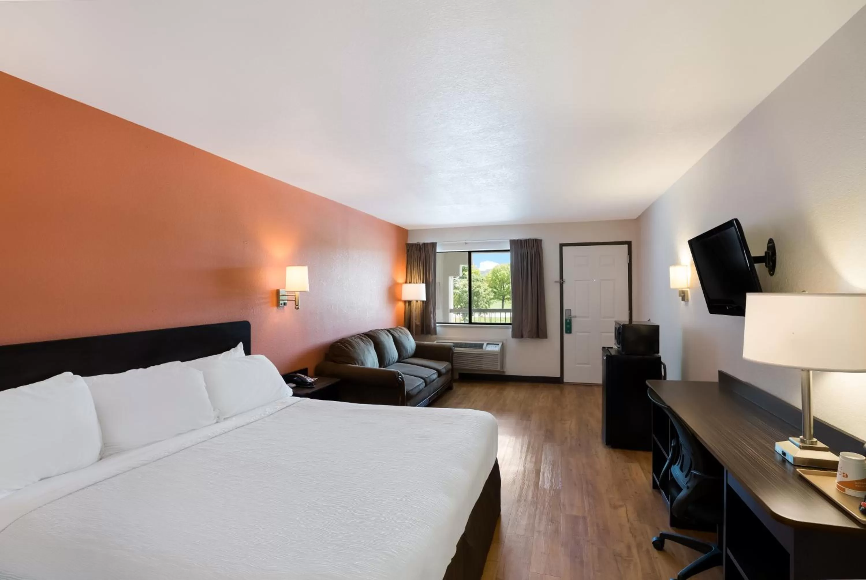 Bed in Quality Inn & Suites Junction