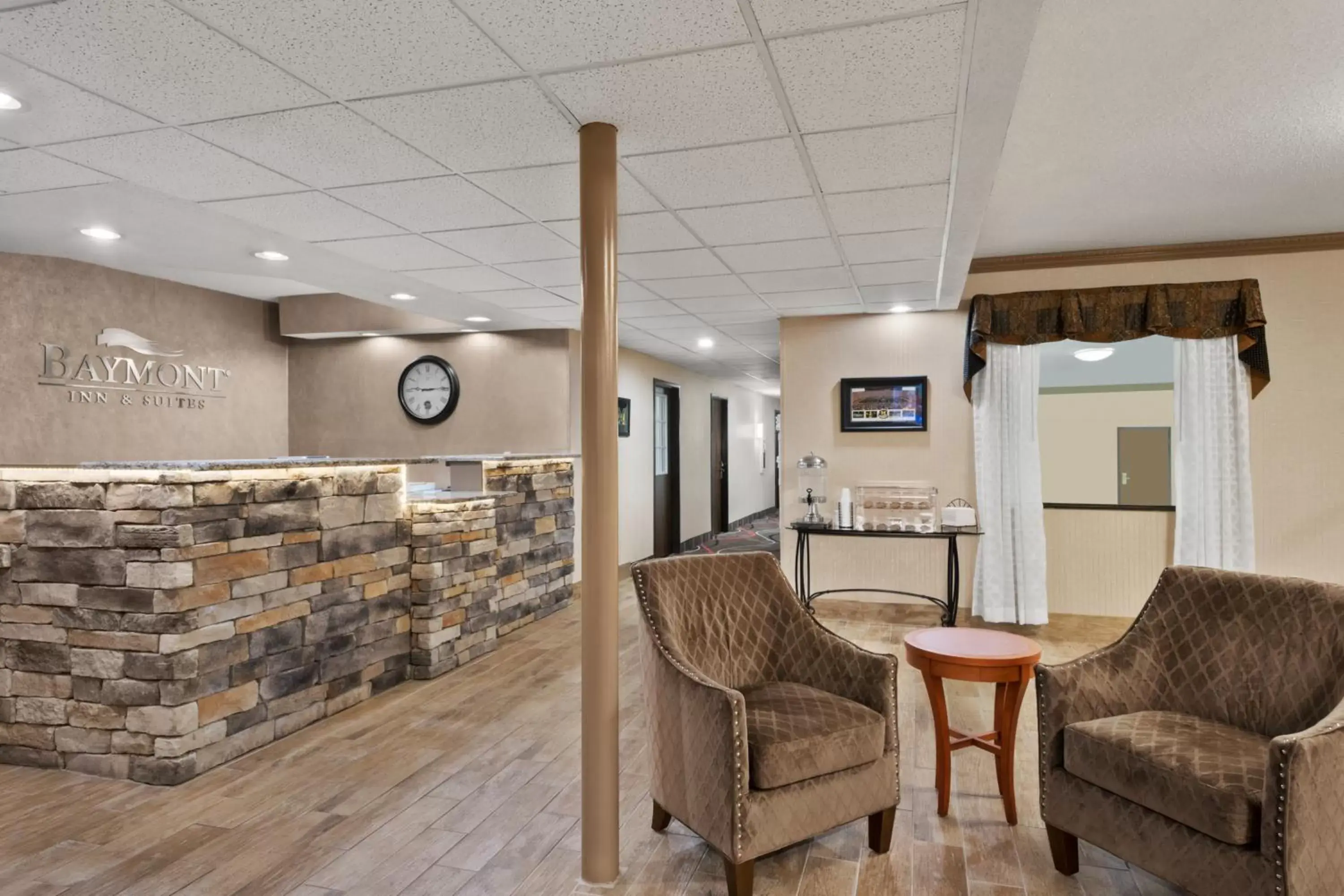 Property building, Lobby/Reception in Baymont by Wyndham Belleville Airport Area Free Airport Shuttle