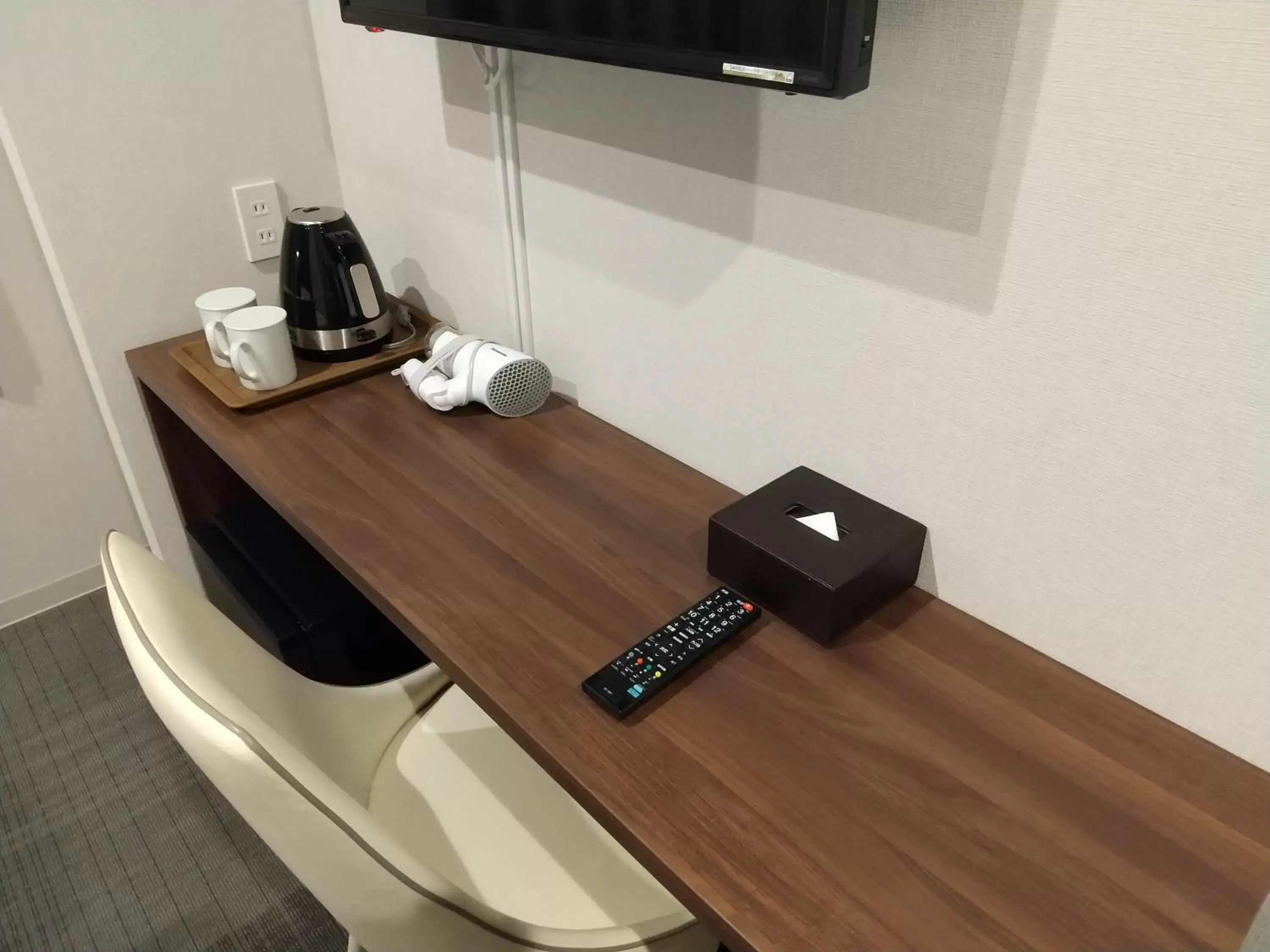 TV and multimedia, TV/Entertainment Center in Meldia Stay Shijo Omiya