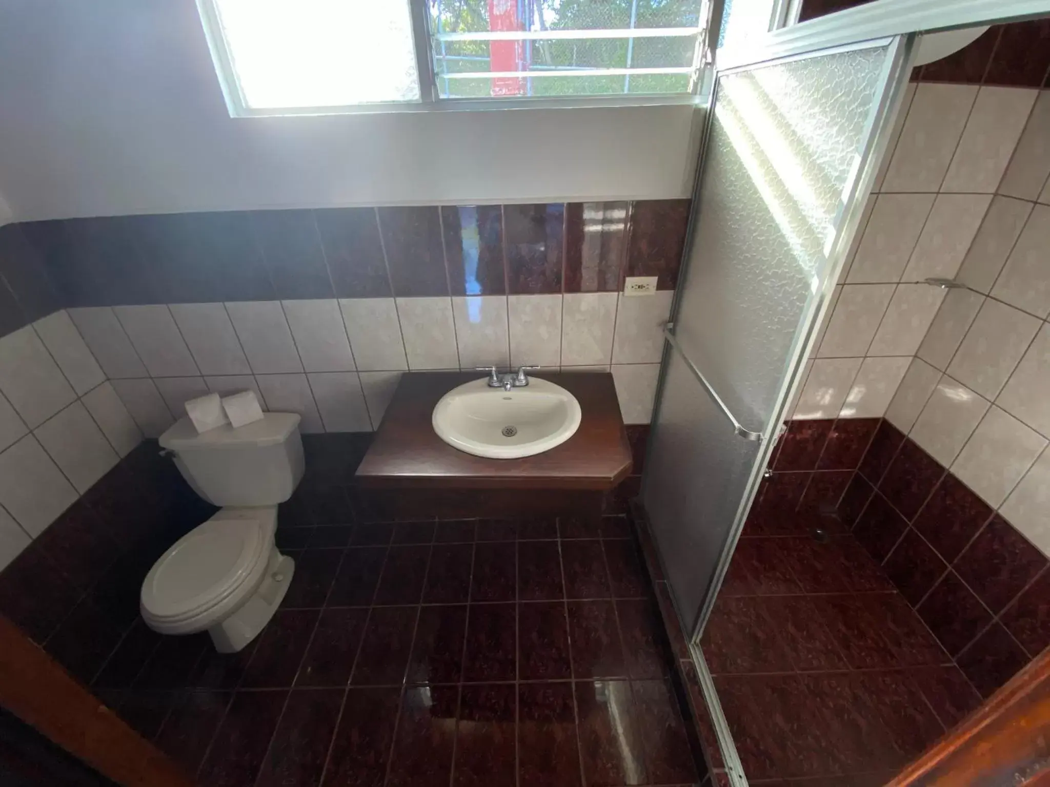 Property building, Bathroom in Hotel Puerto San Luis