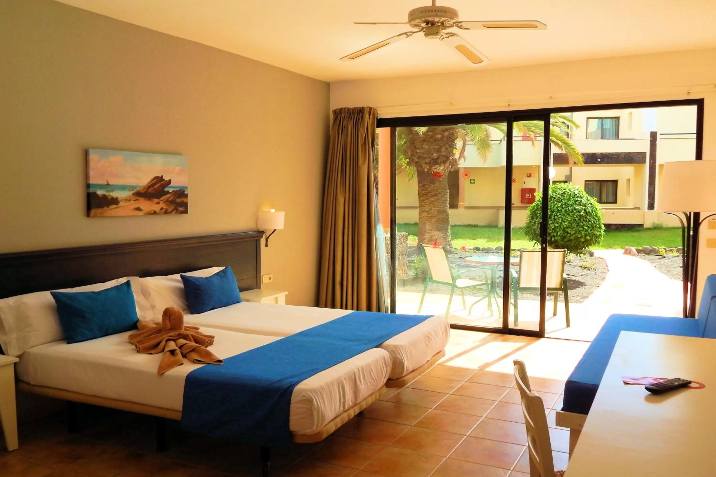 Photo of the whole room, Bed in SBH Hotel Royal Mónica