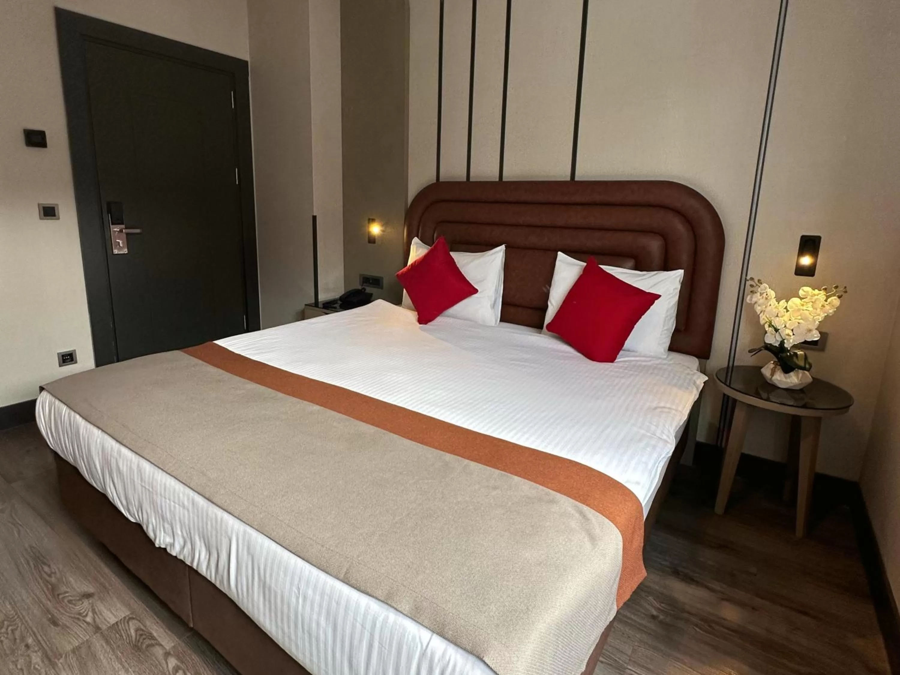 Bed in Edition Old City Hotel