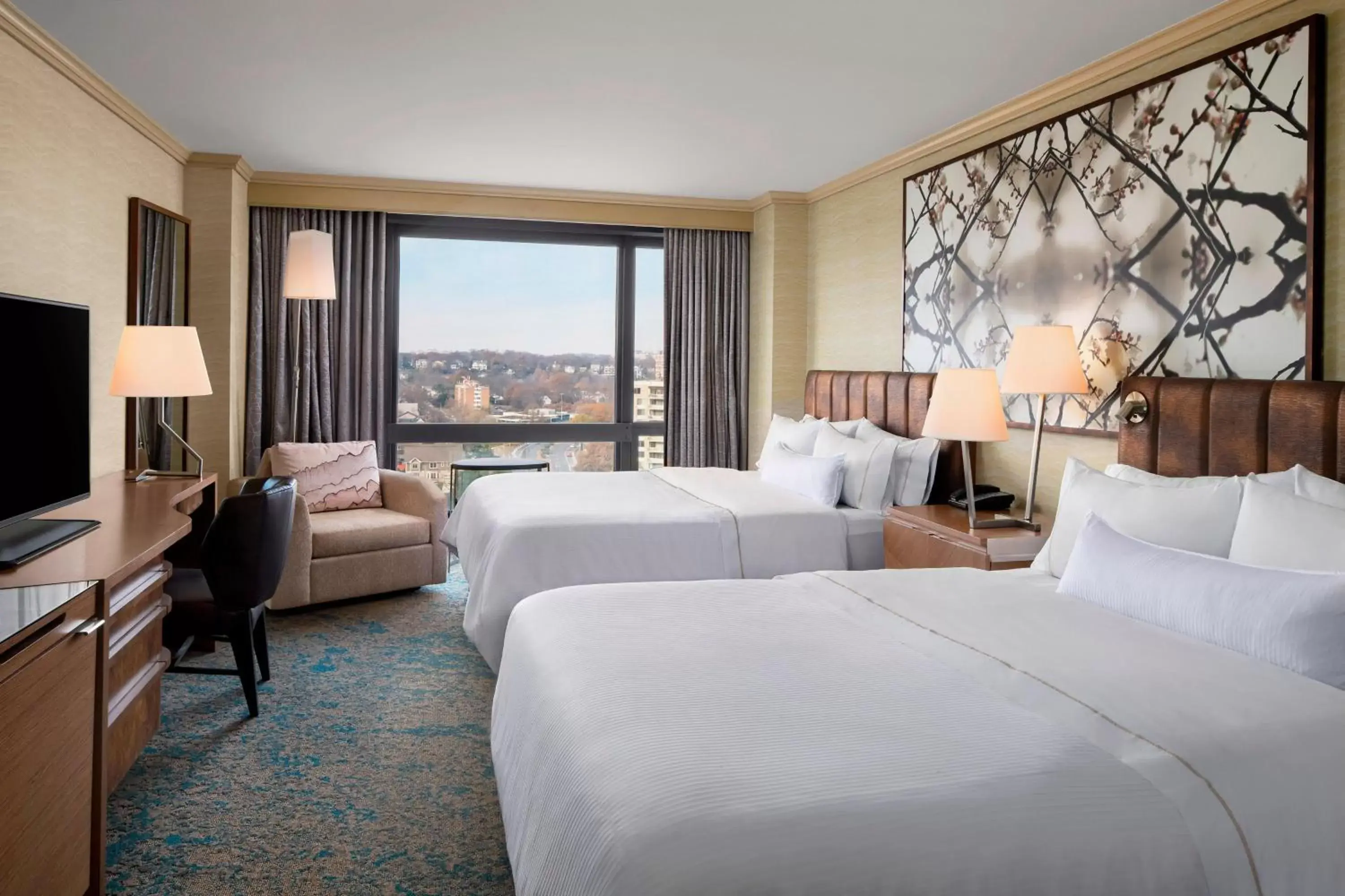 Photo of the whole room in The Westin Crystal City Reagan National Airport