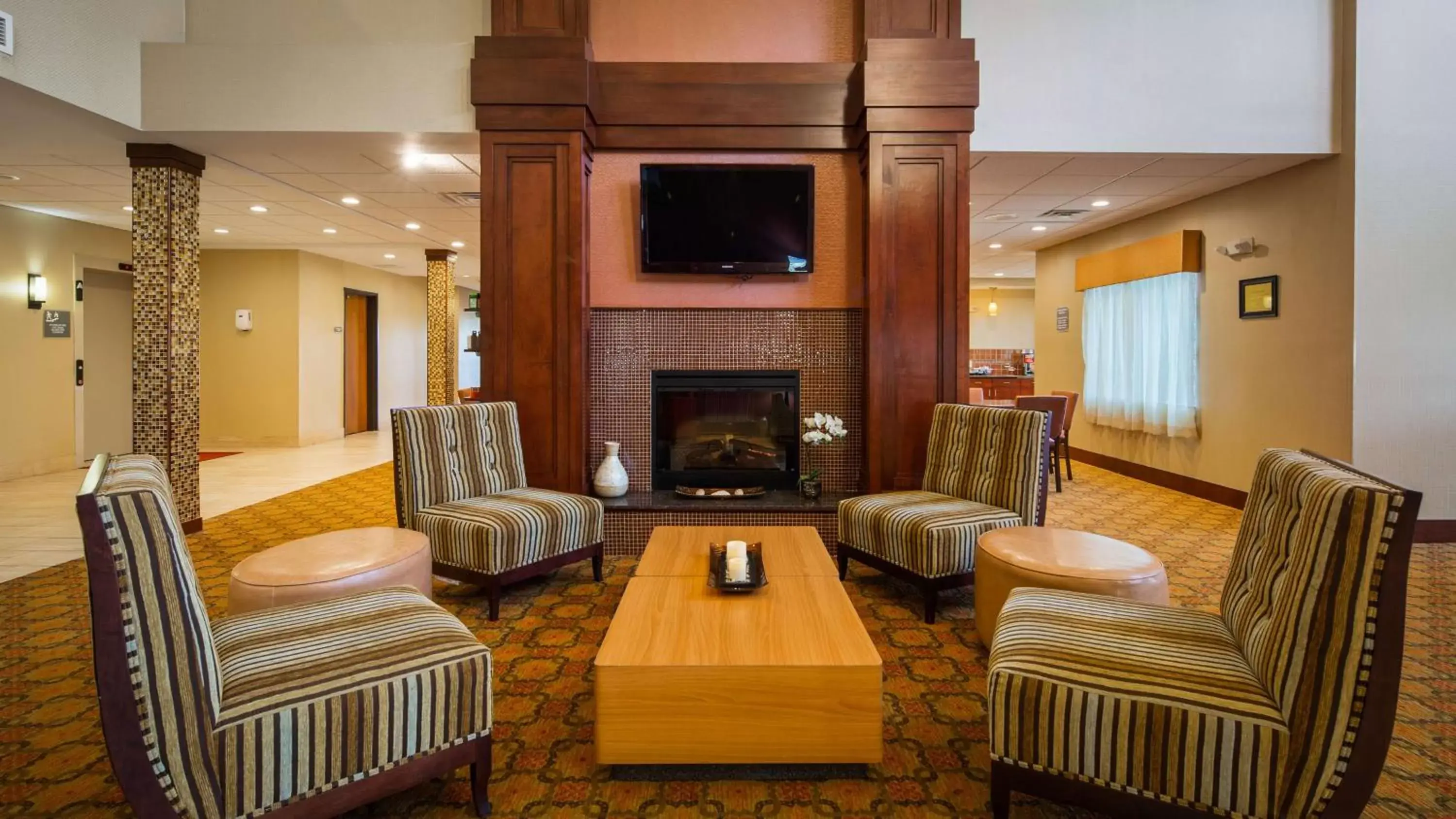 Lobby or reception in Best Western Plus Finger Lakes Inn & Suites