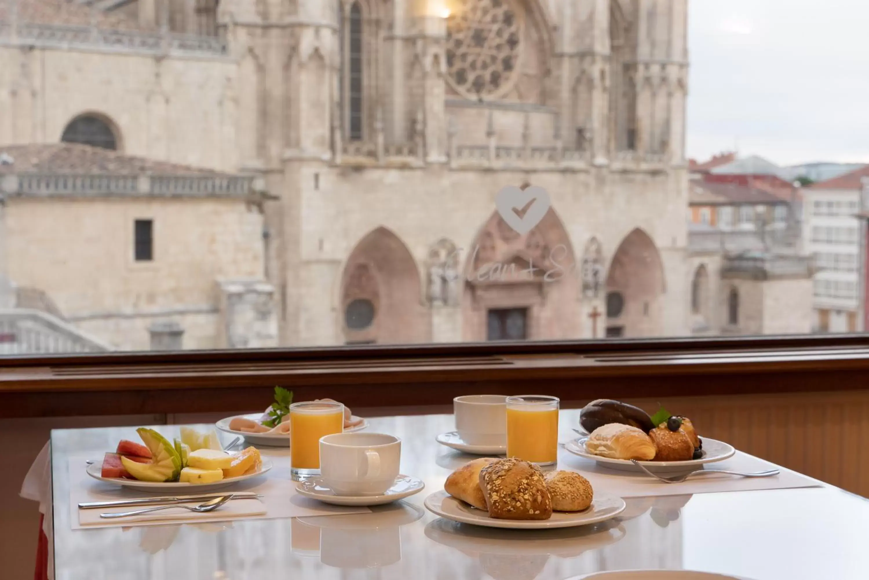 Buffet breakfast, Breakfast in Crisol Mesón del Cid