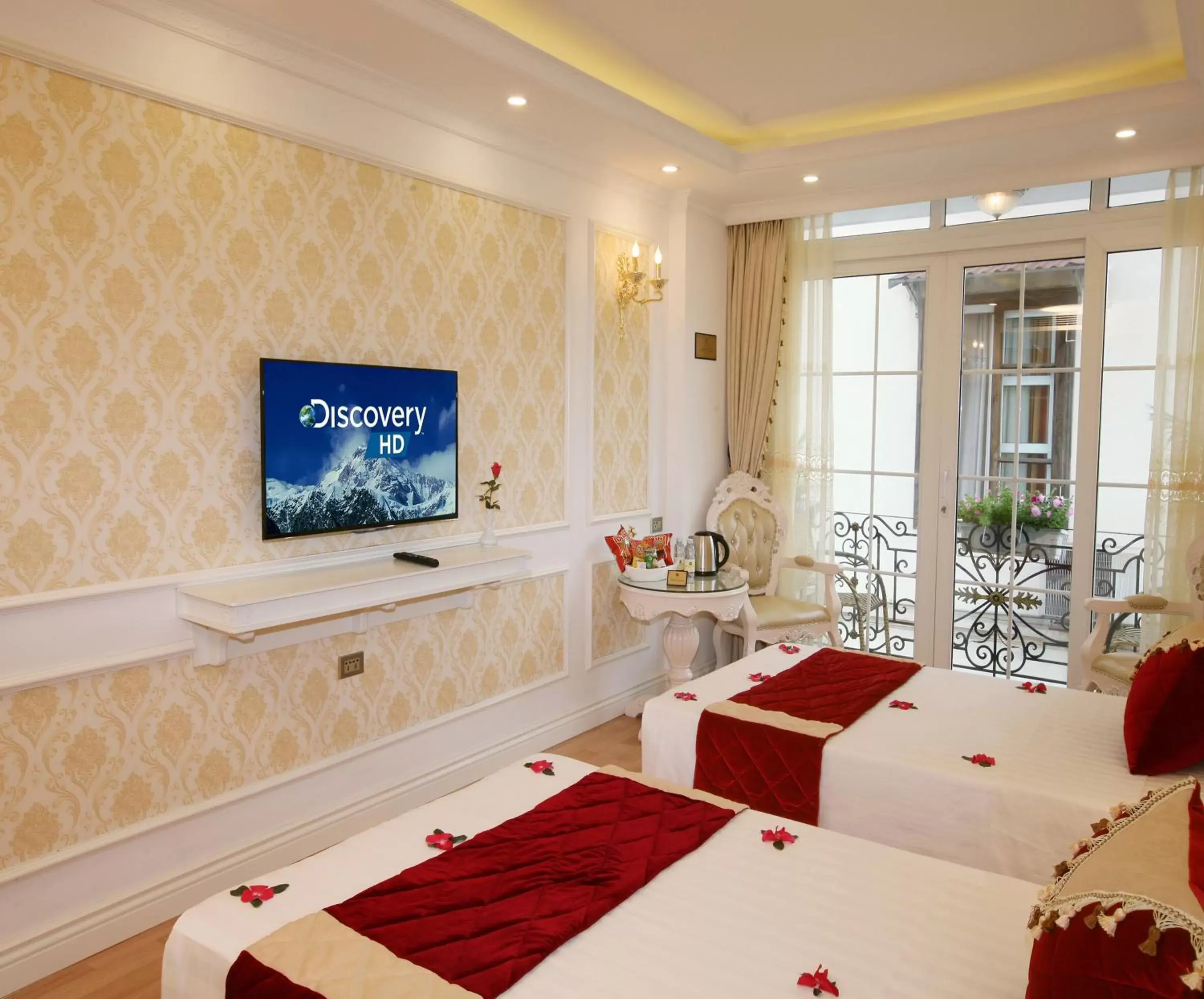 Bedroom, TV/Entertainment Center in Hanoi Hotel Royal