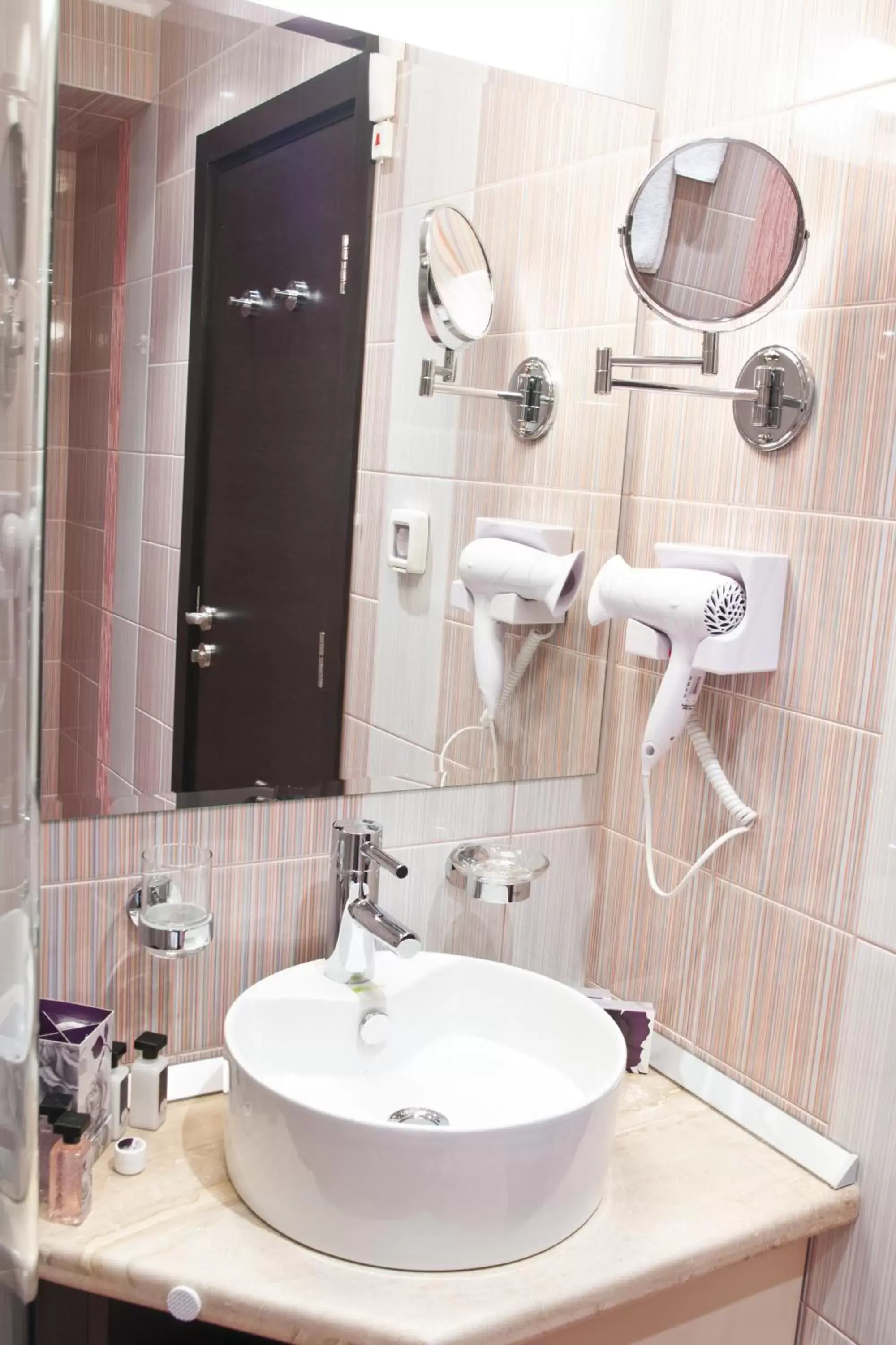 Bathroom in Efbet Hotel