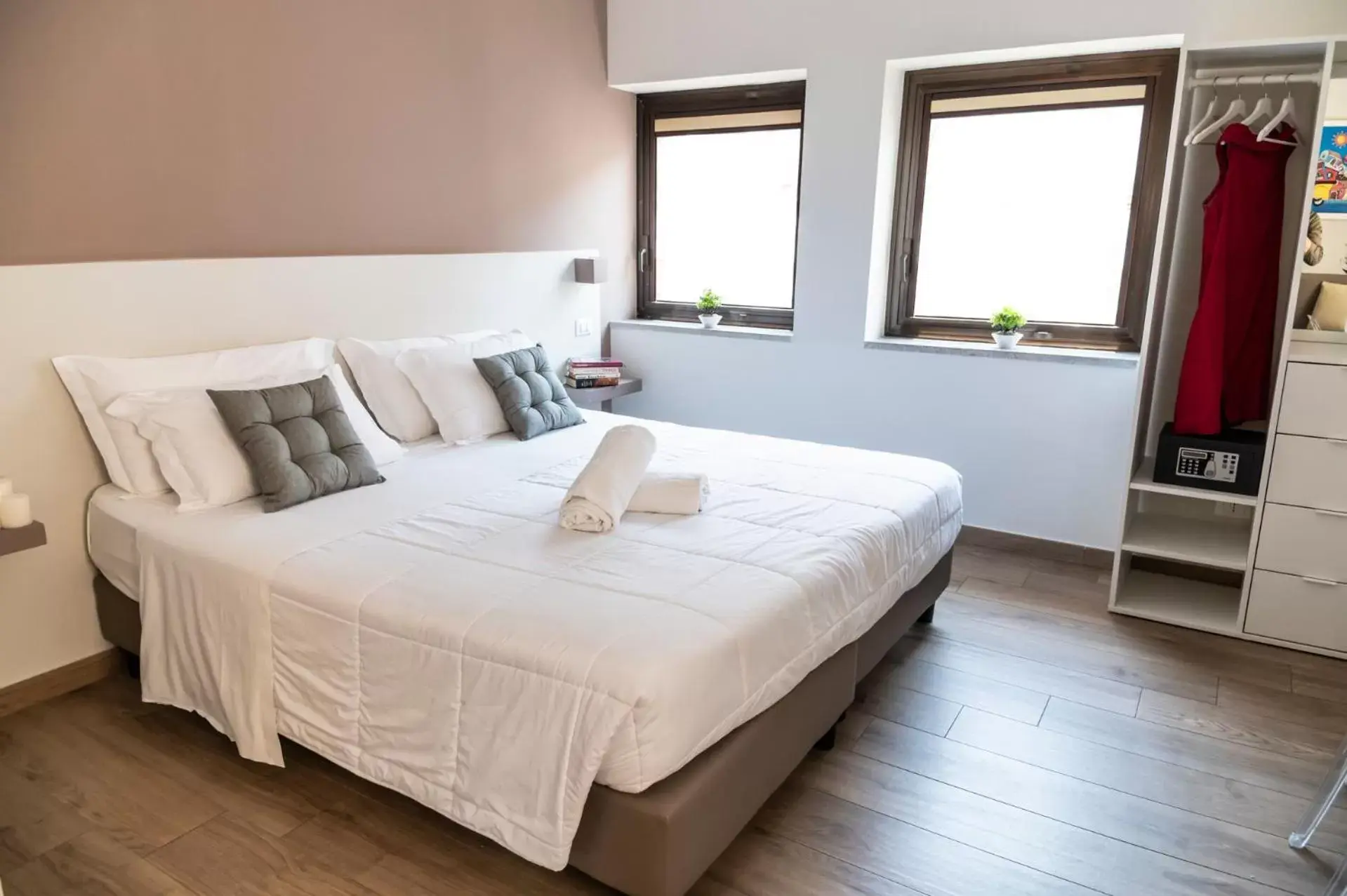 Bed in Ruggero Settimo - Room & Suite
