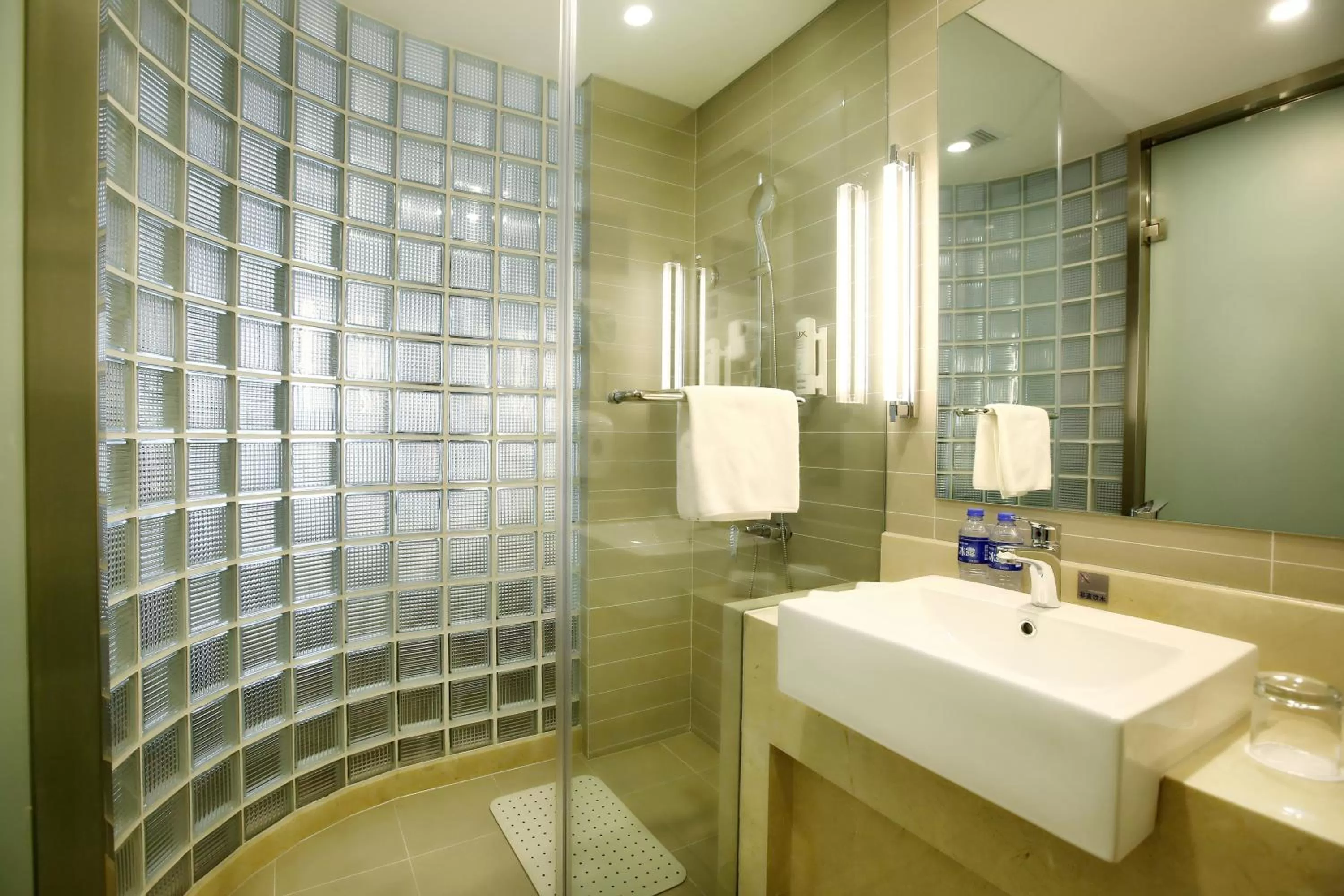 Bathroom in Holiday Inn Express Langfang Park View by IHG