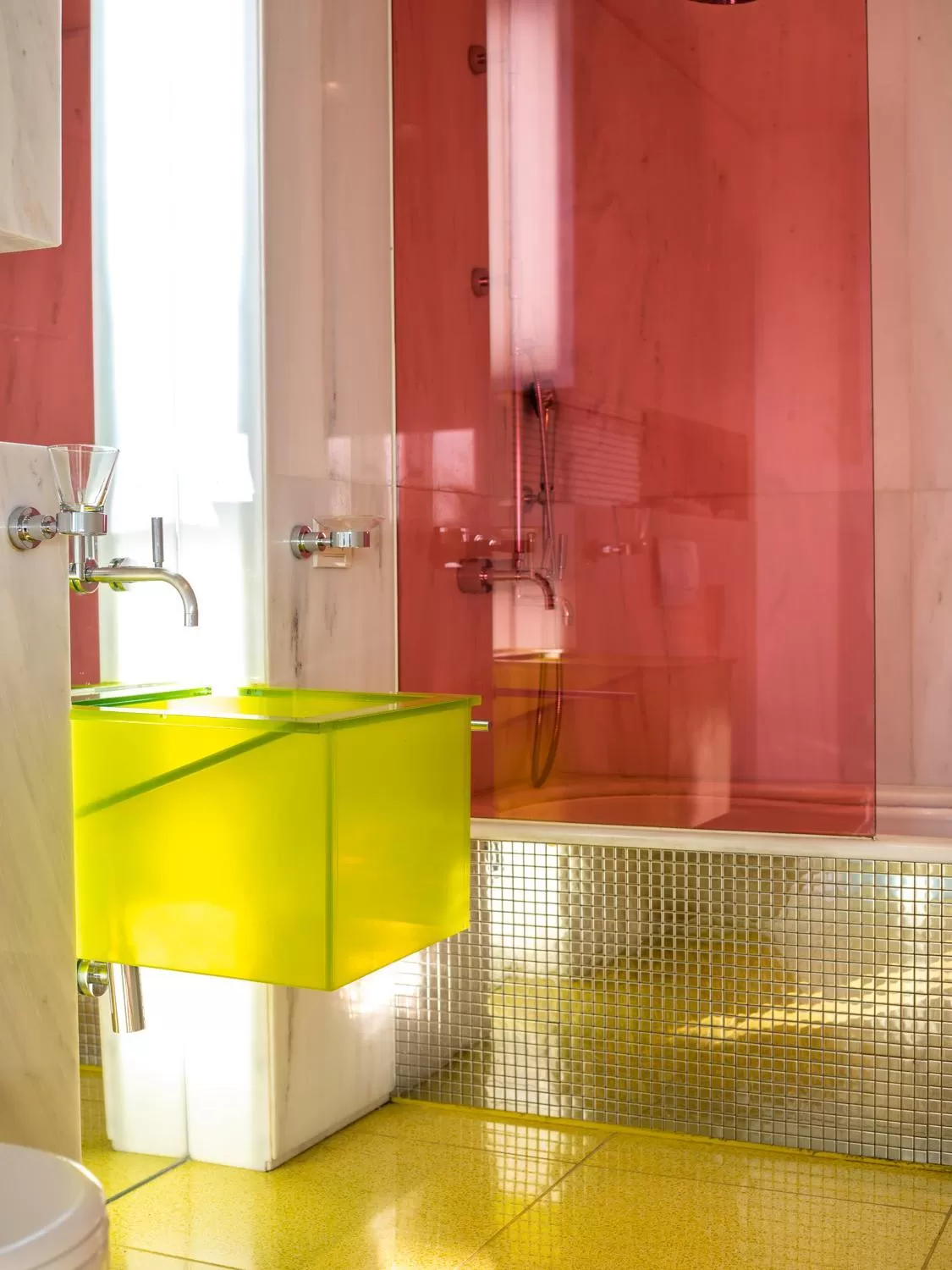 Bathroom in Semiramis