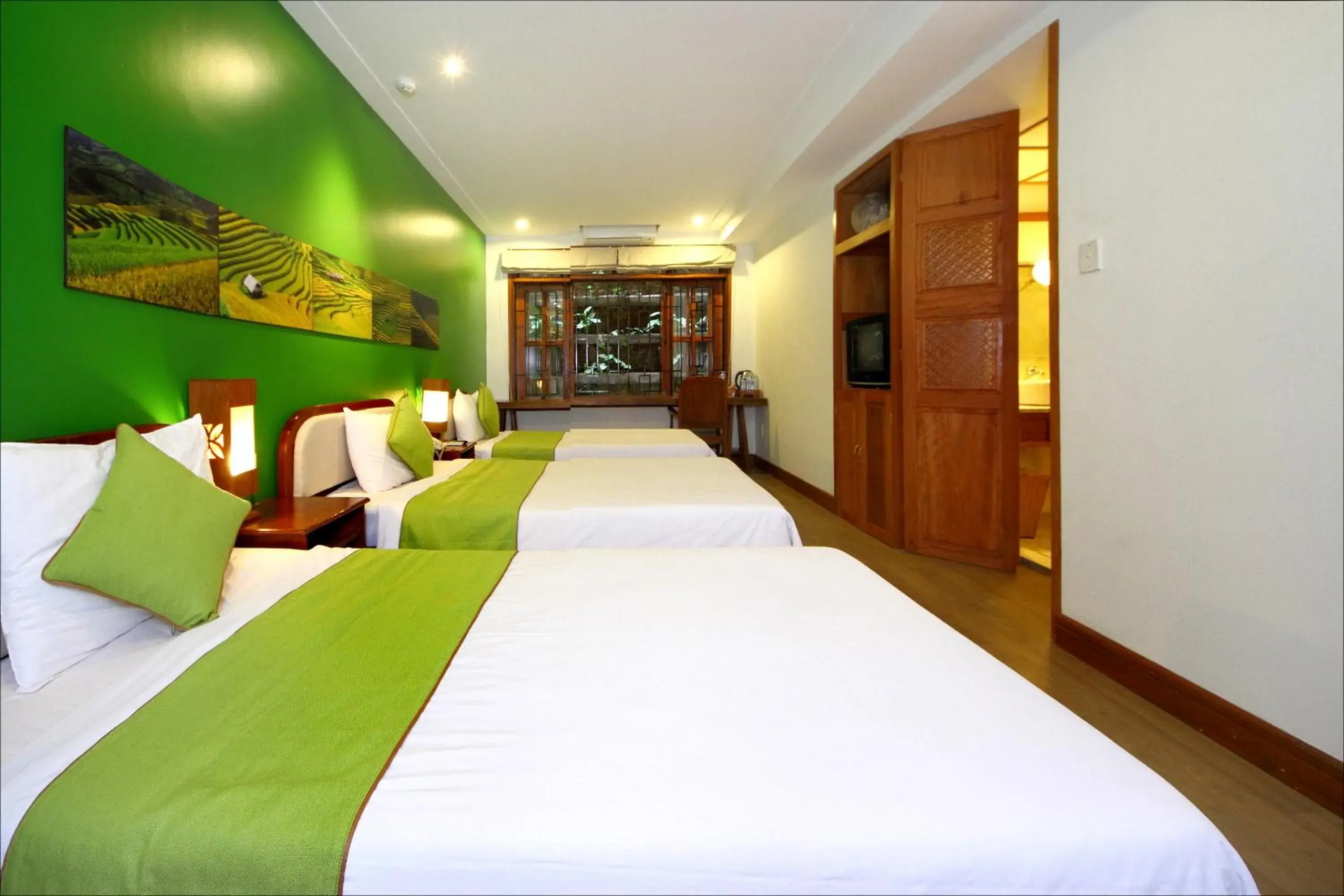 Photo of the whole room, Bed in Thanh Van 1 Hotel