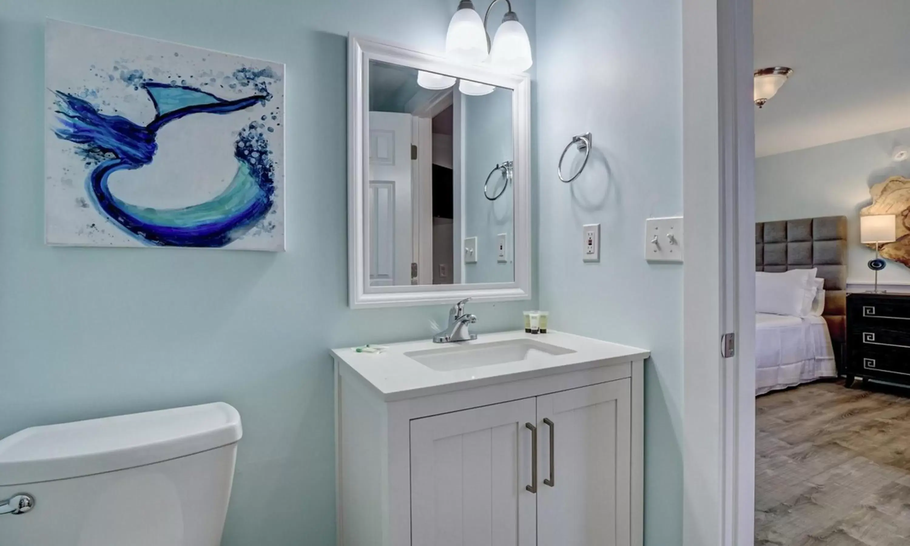 Bathroom in Loggerhead Inn and Suites by Carolina Retreats