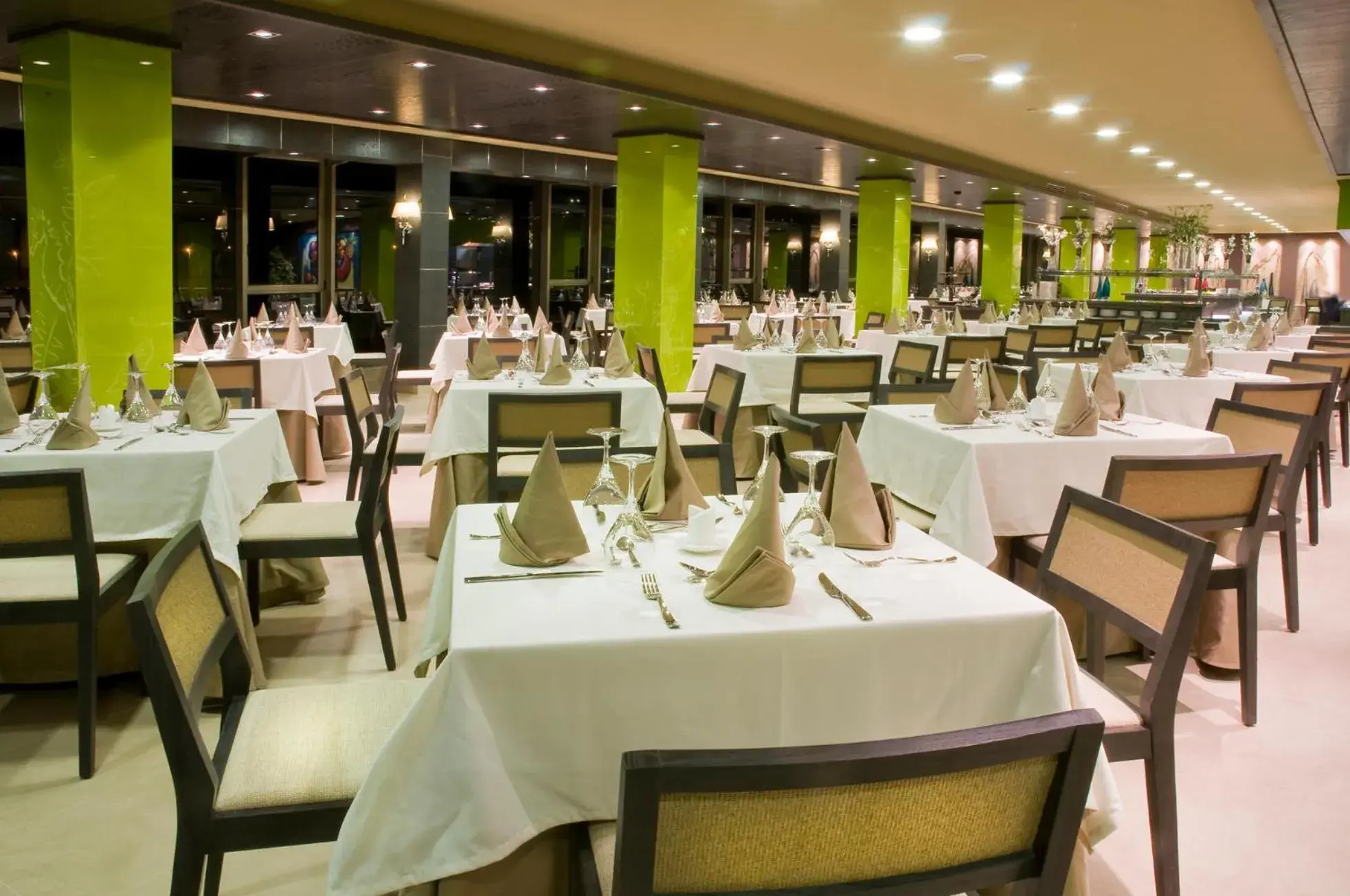Restaurant/Places to Eat in Kn Hotel Arenas del Mar Adults Only