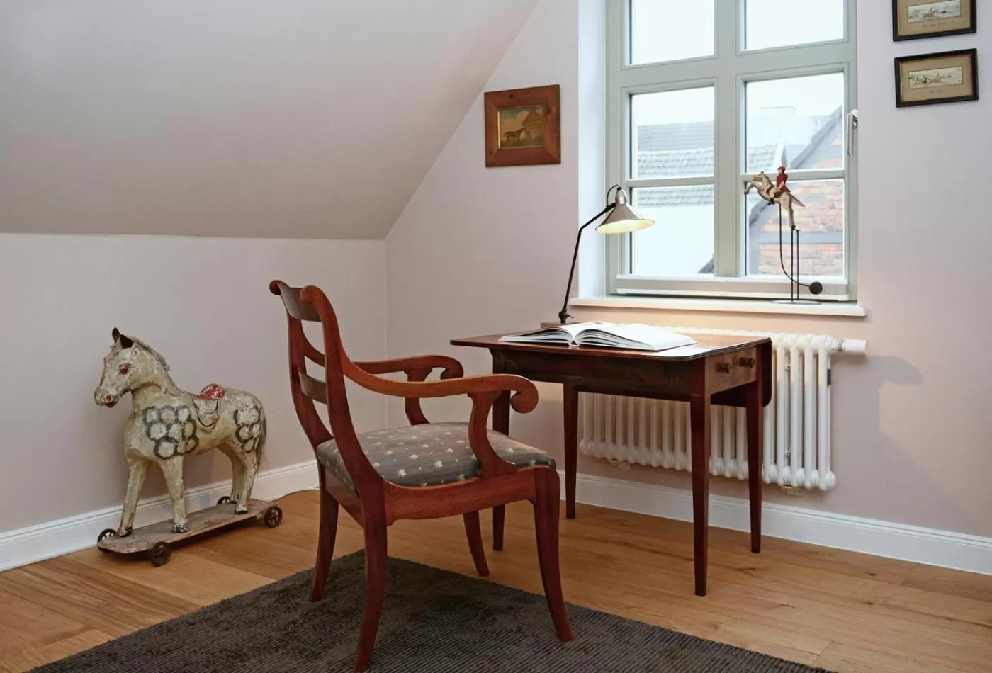 Photo of the whole room in Hotel No. 11