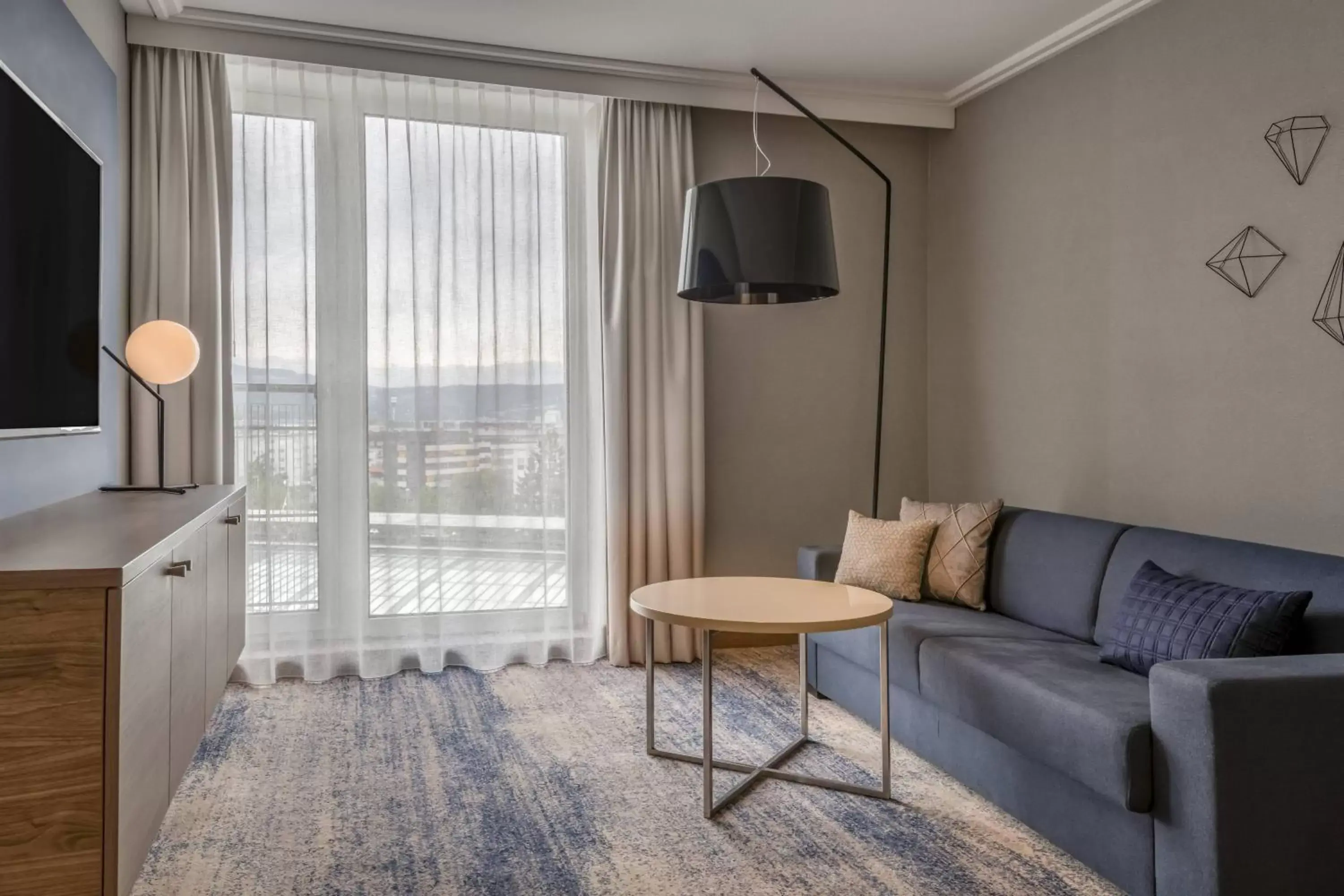 Bedroom, Seating Area in Courtyard by Marriott Linz