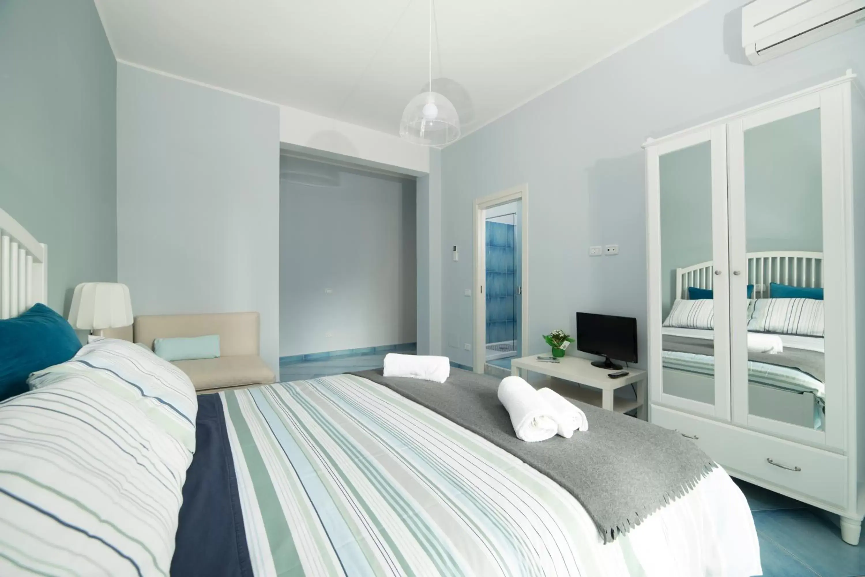 Classic Triple Room - single occupancy in CAPRI B&B Classic Triple Room - single occupancy in CAPRI B&B