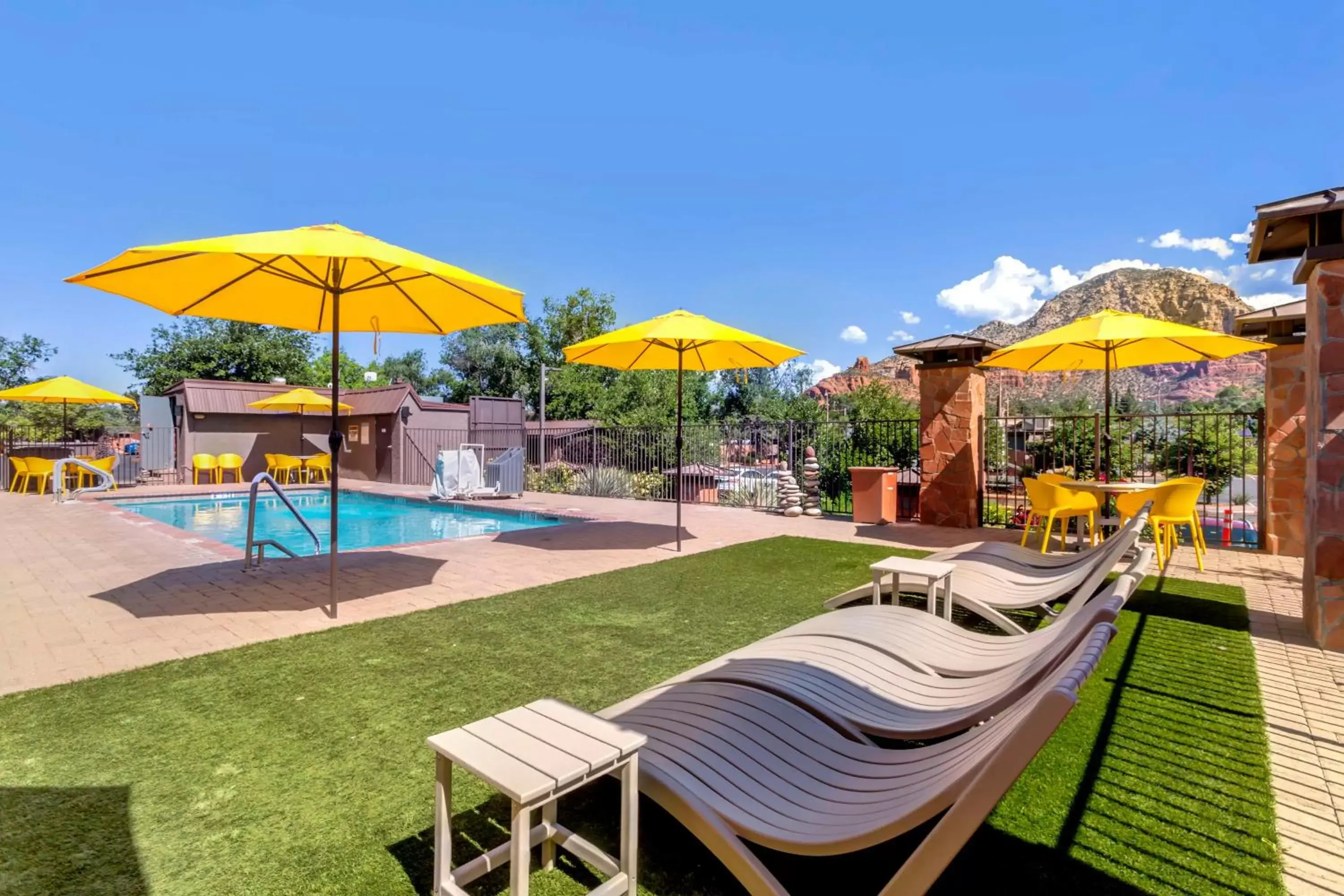 Pool view, Swimming Pool in Aiden by Best Western Sedona