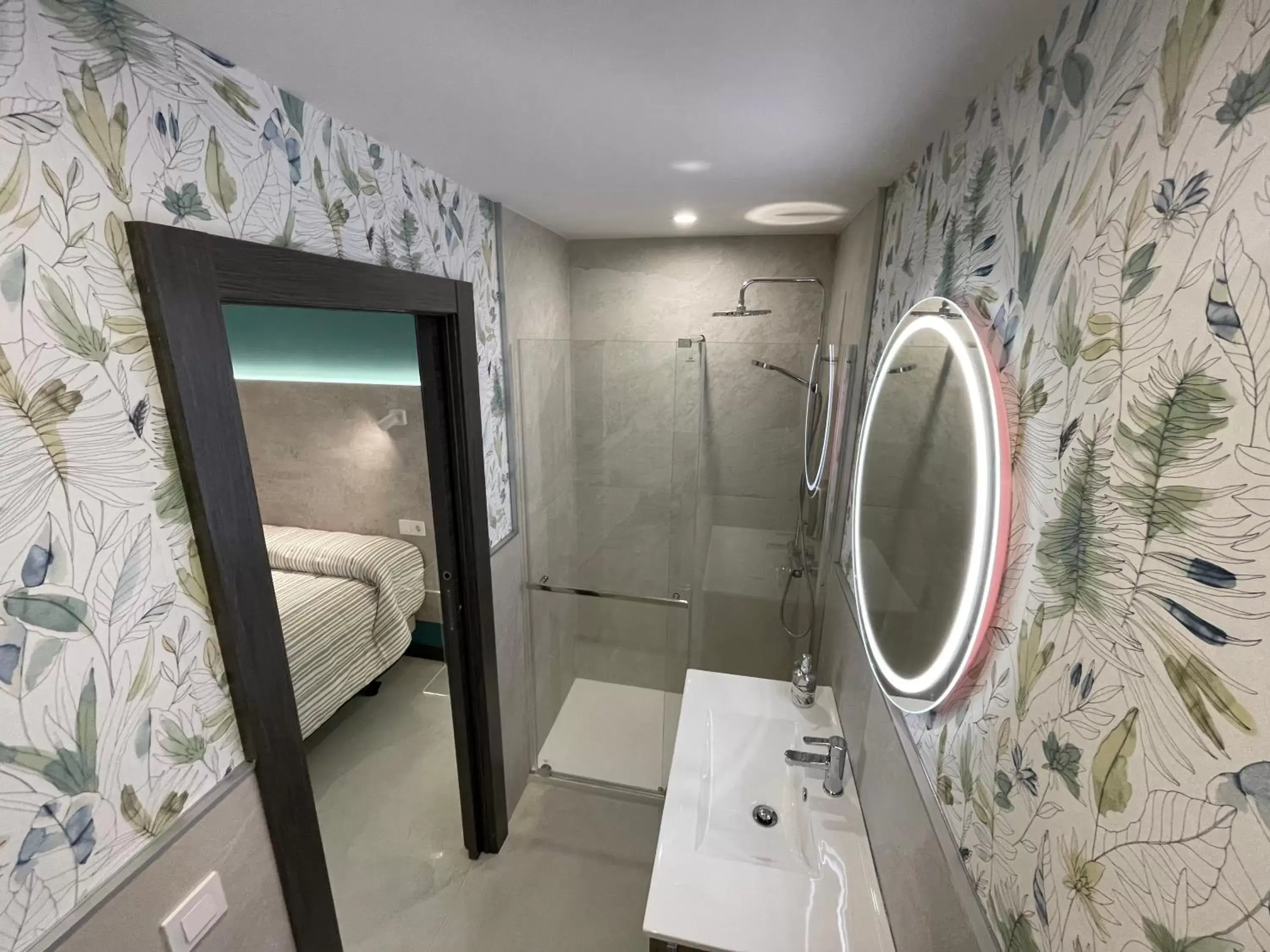 Bathroom in Apartamentos Aljama