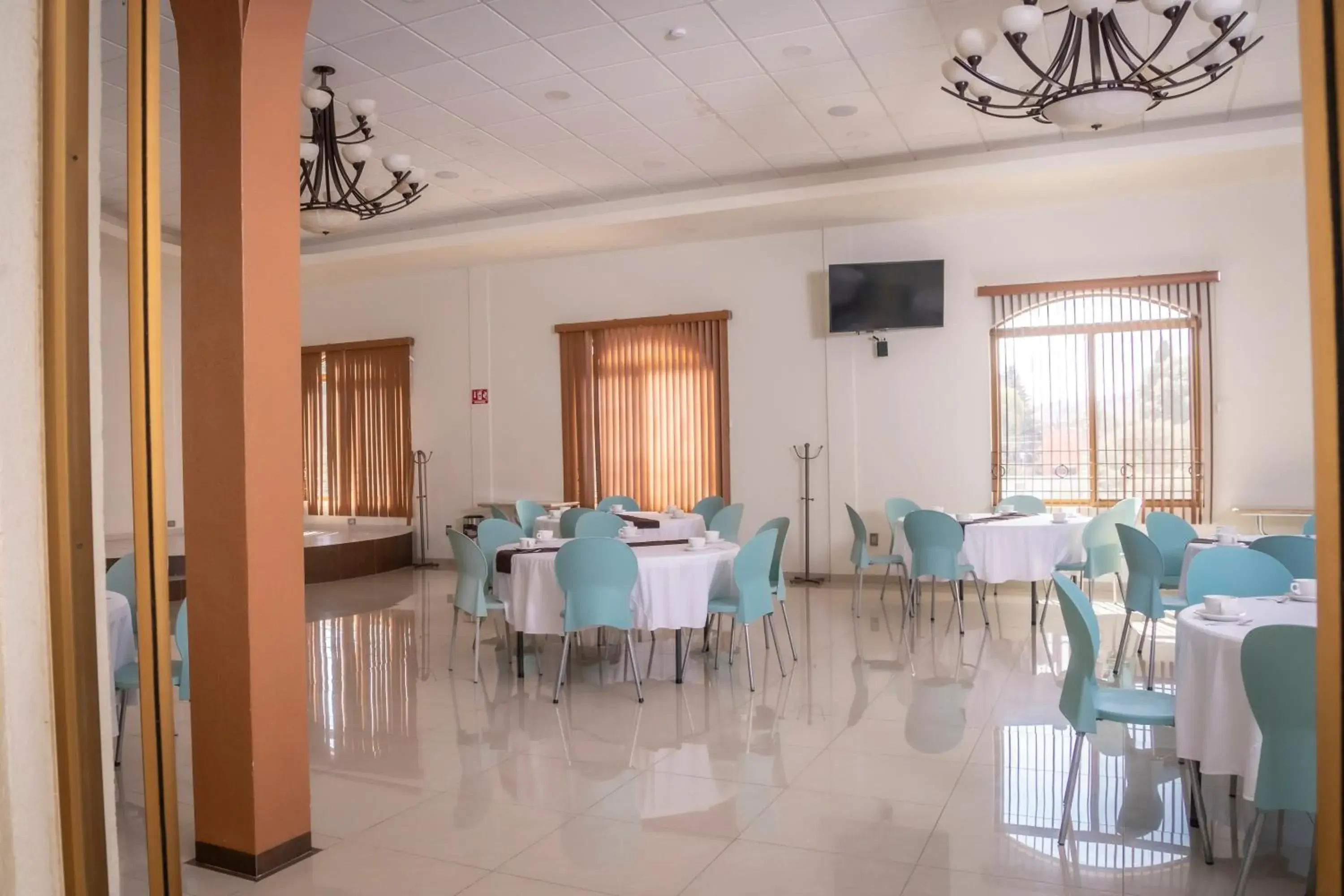 Banquet/Function facilities, Restaurant/Places to Eat in Hotel SanJo