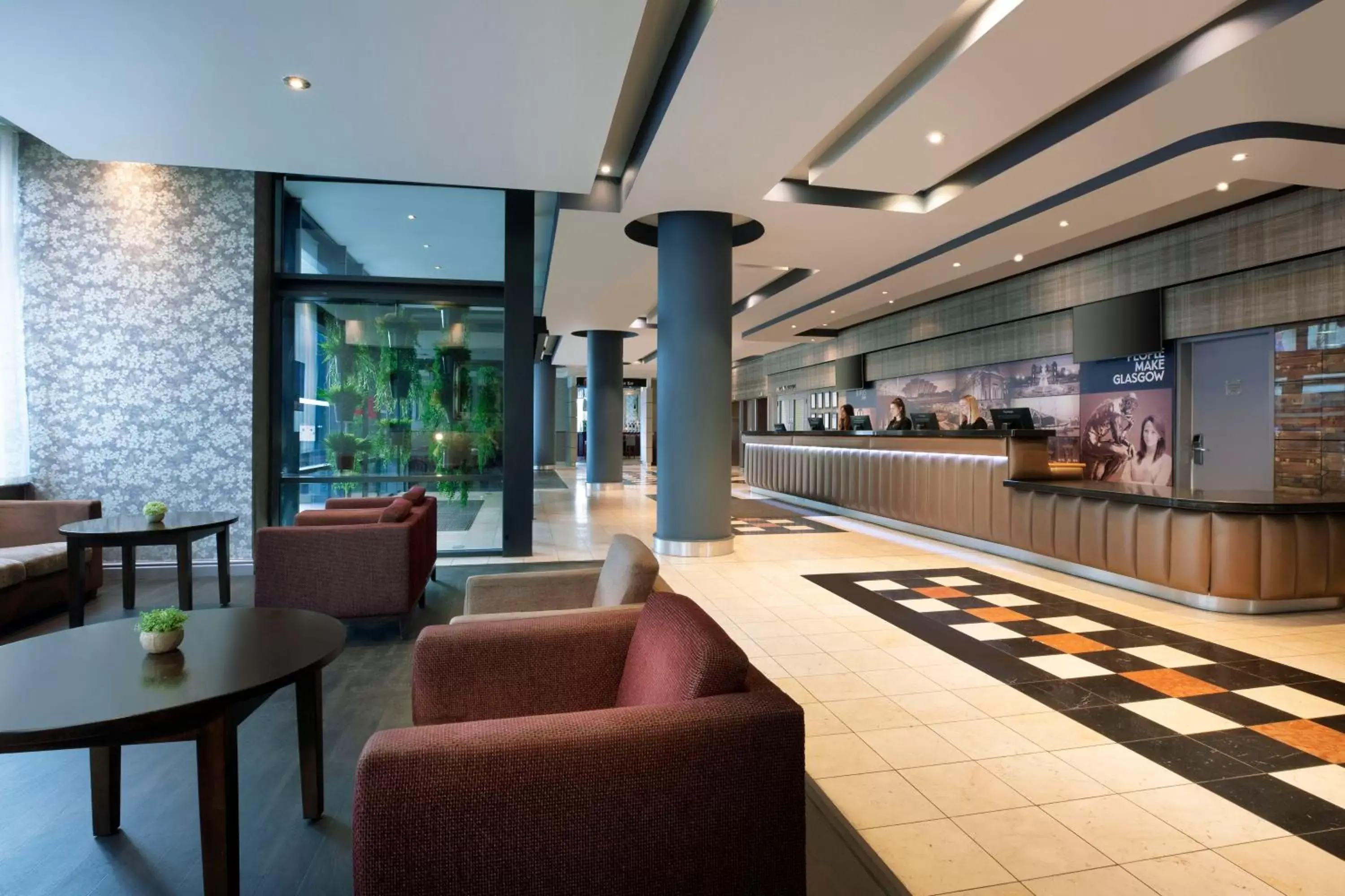 Lobby or reception, Lounge/Bar in Leonardo Hotel Glasgow - Formerly Jurys Inn