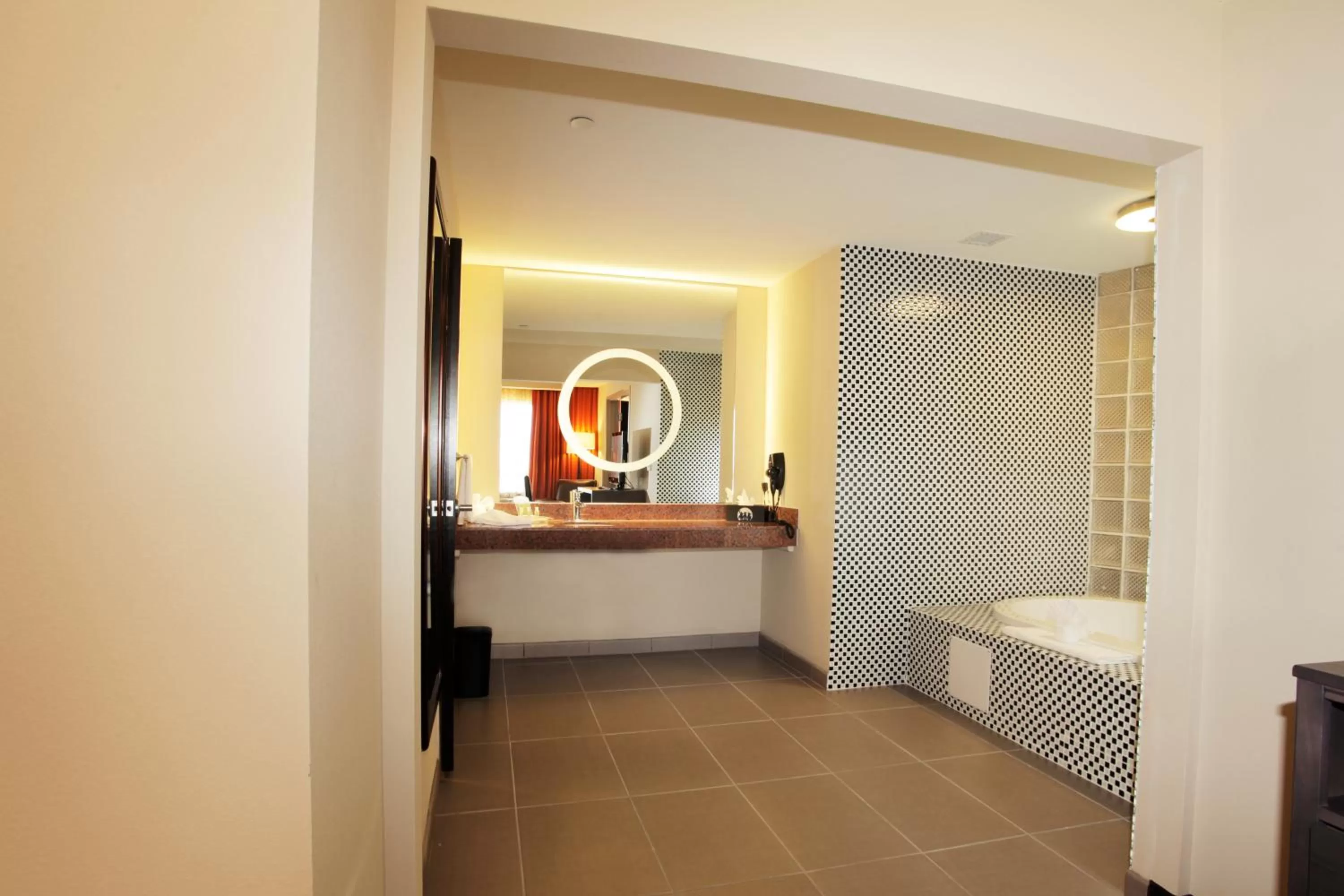 Photo of the whole room, Bed in The Holiday Inn Amarillo West Medical Center by IHG