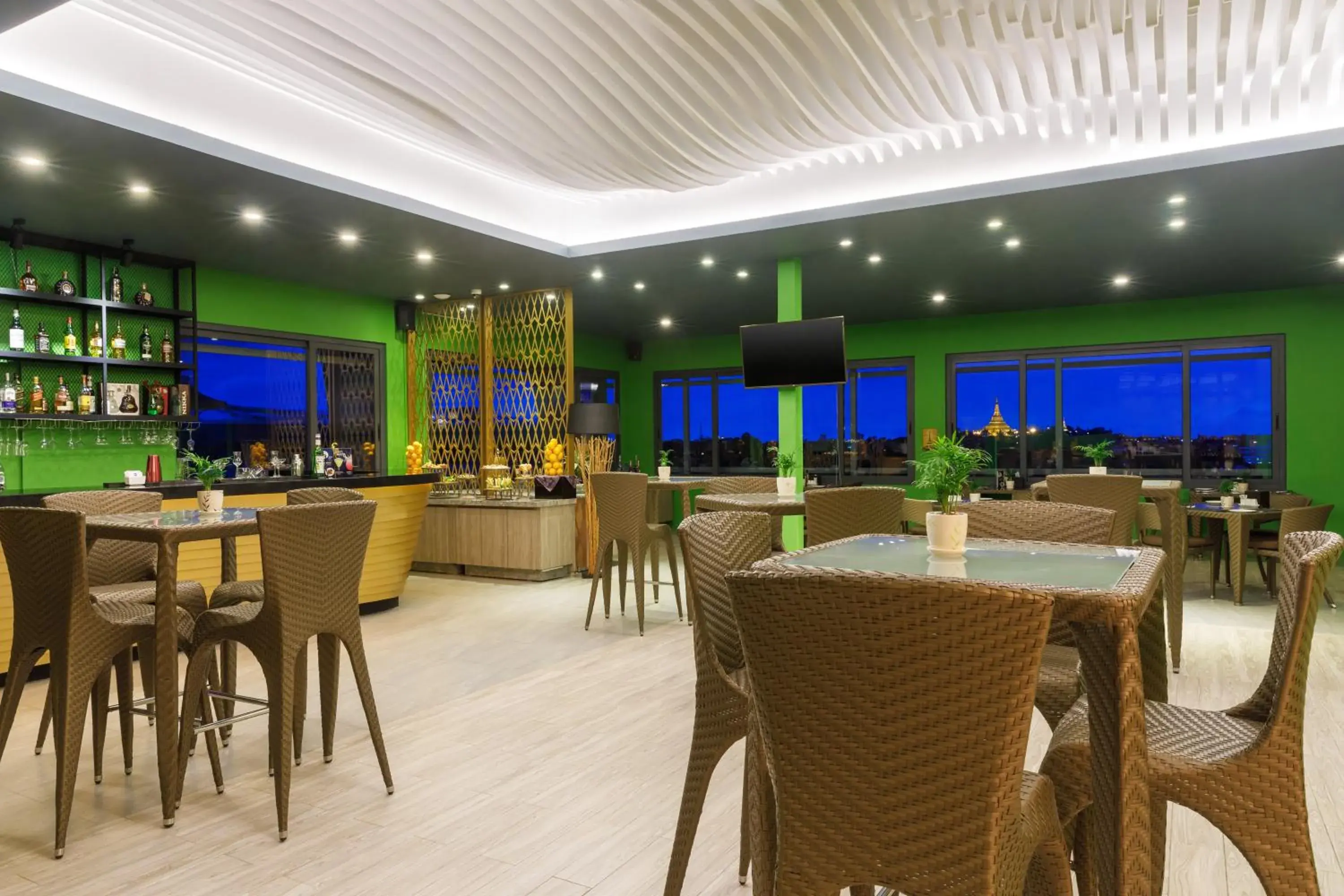 Lounge or bar, Restaurant/Places to Eat in Best Western Green Hill Hotel