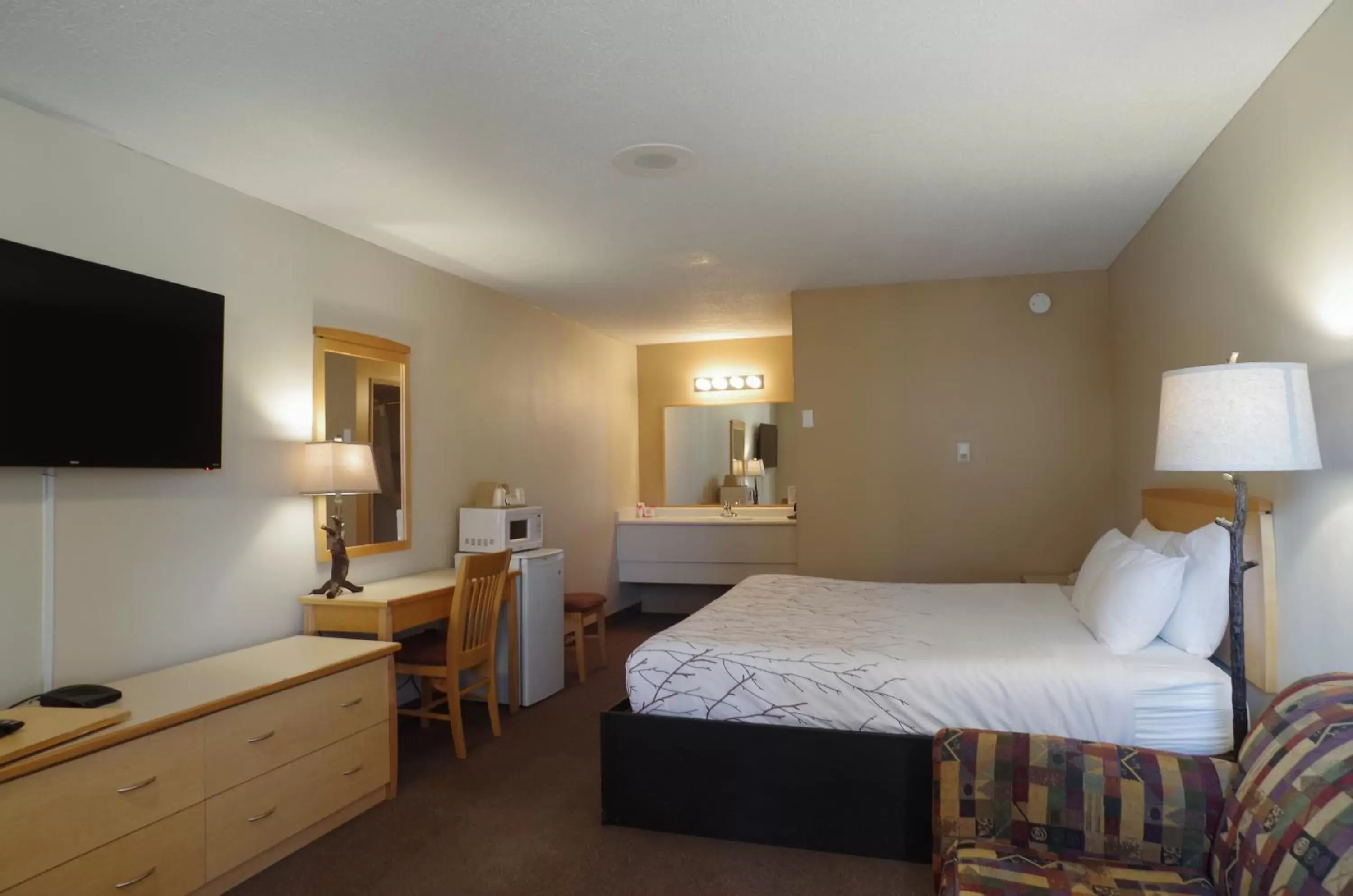 Bedroom, Bed in Canadas Best Value Inn and Suites Fernie