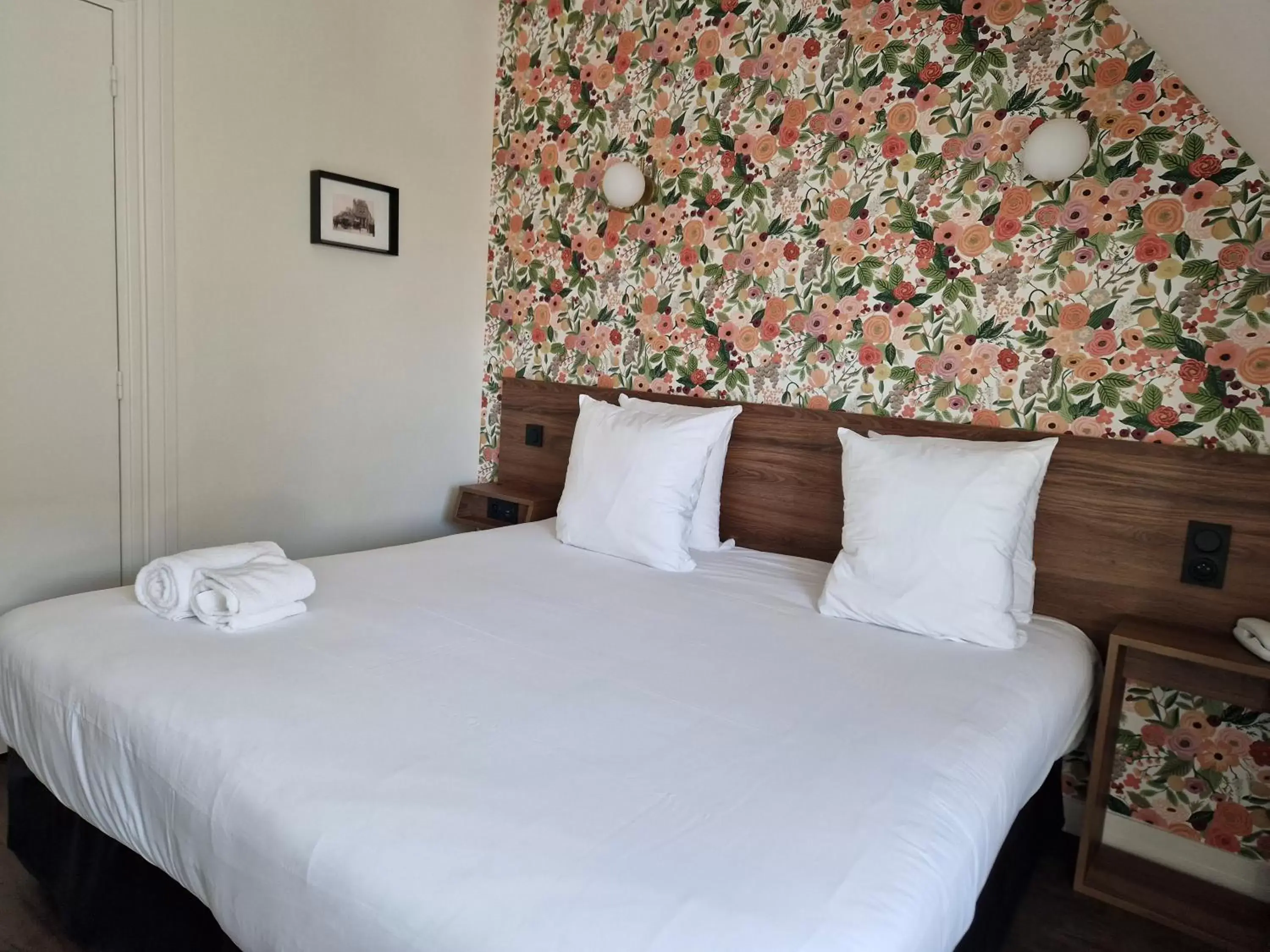 Bed in Sure Hotel By Best Western Lorient Centre