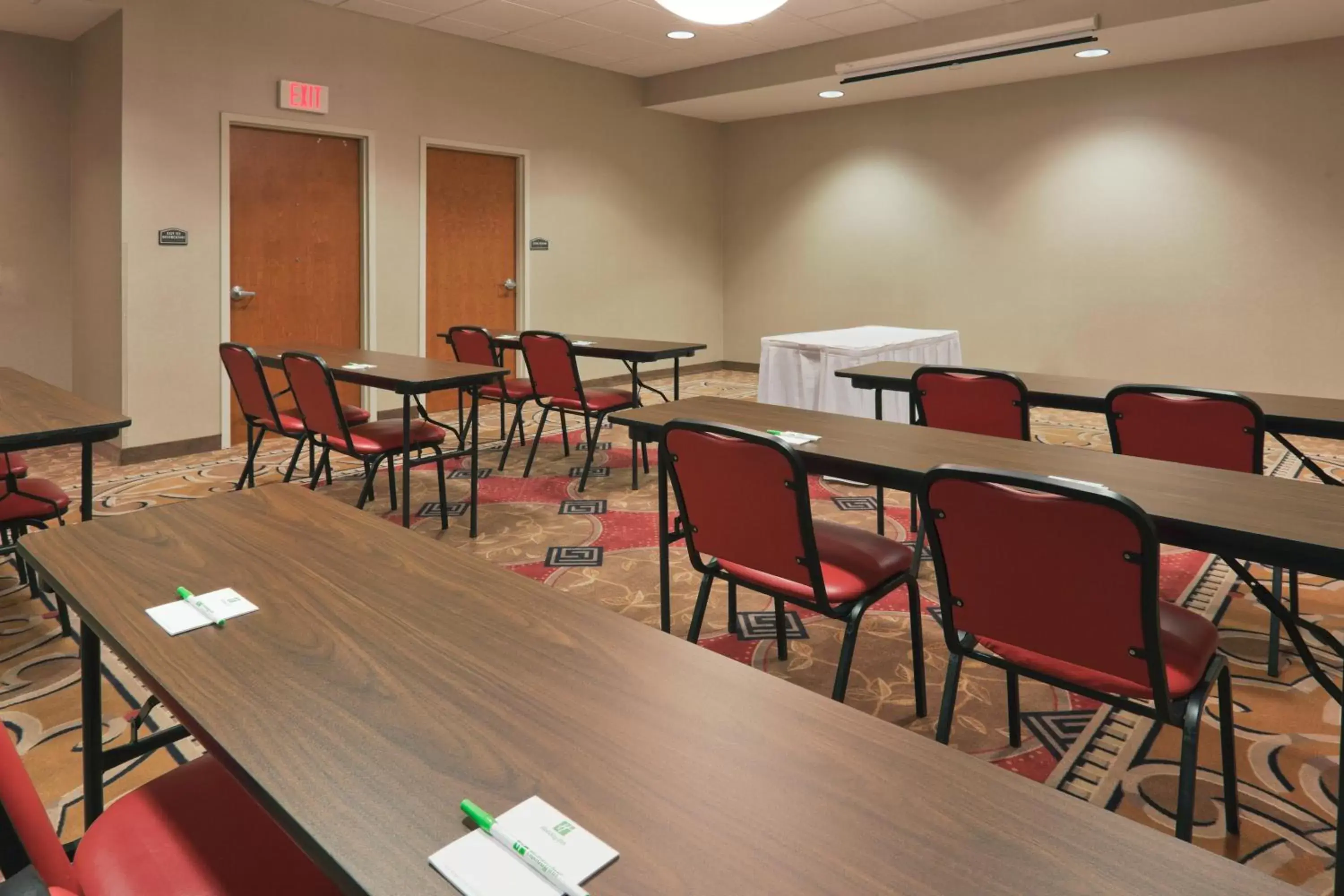 Spa and wellness centre/facilities, Business Area/Conference Room in Holiday Inn Carbondale - Conference Center, an IHG Hotel