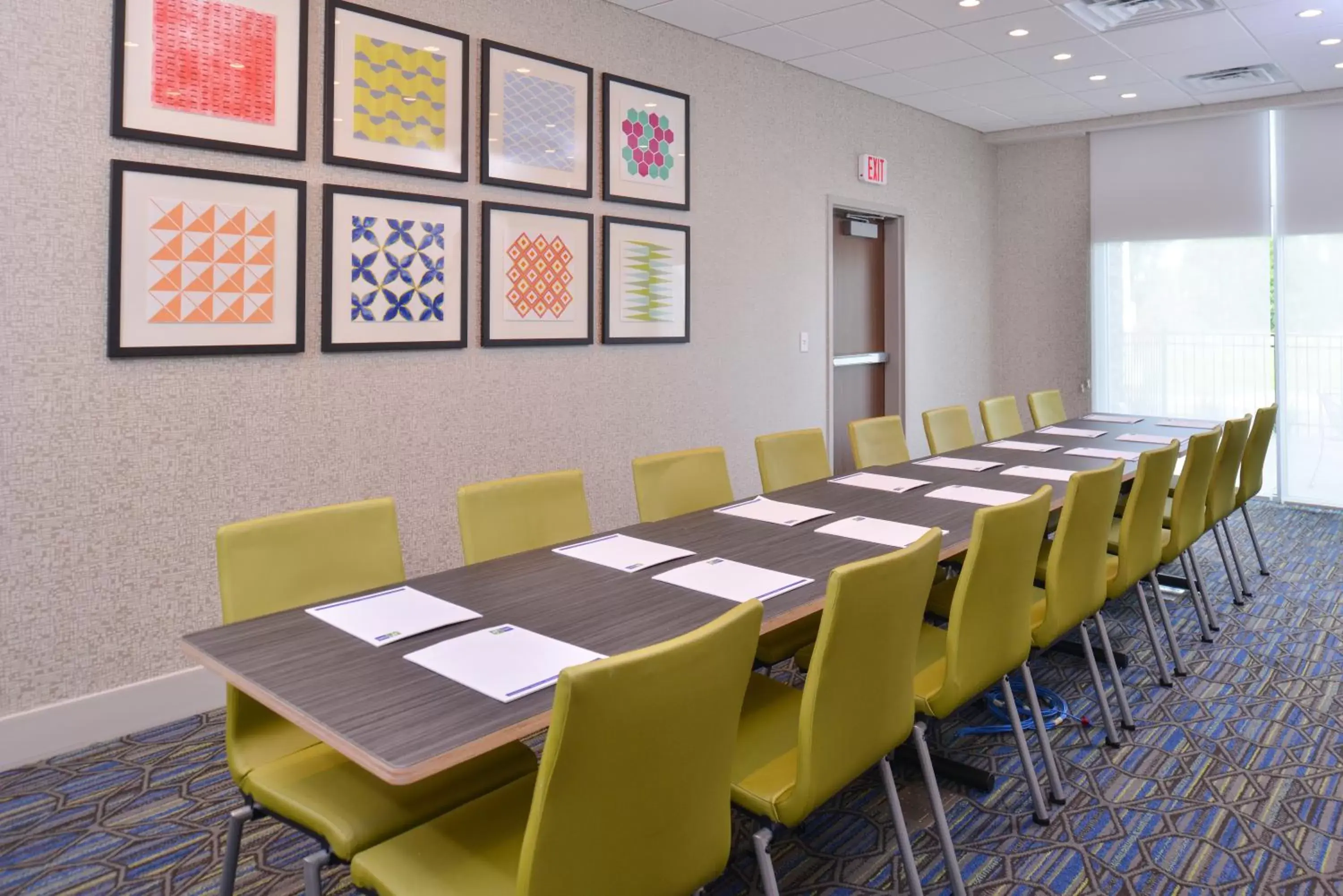Meeting/conference room in Holiday Inn Express & Suites Omaha Airport, an IHG Hotel