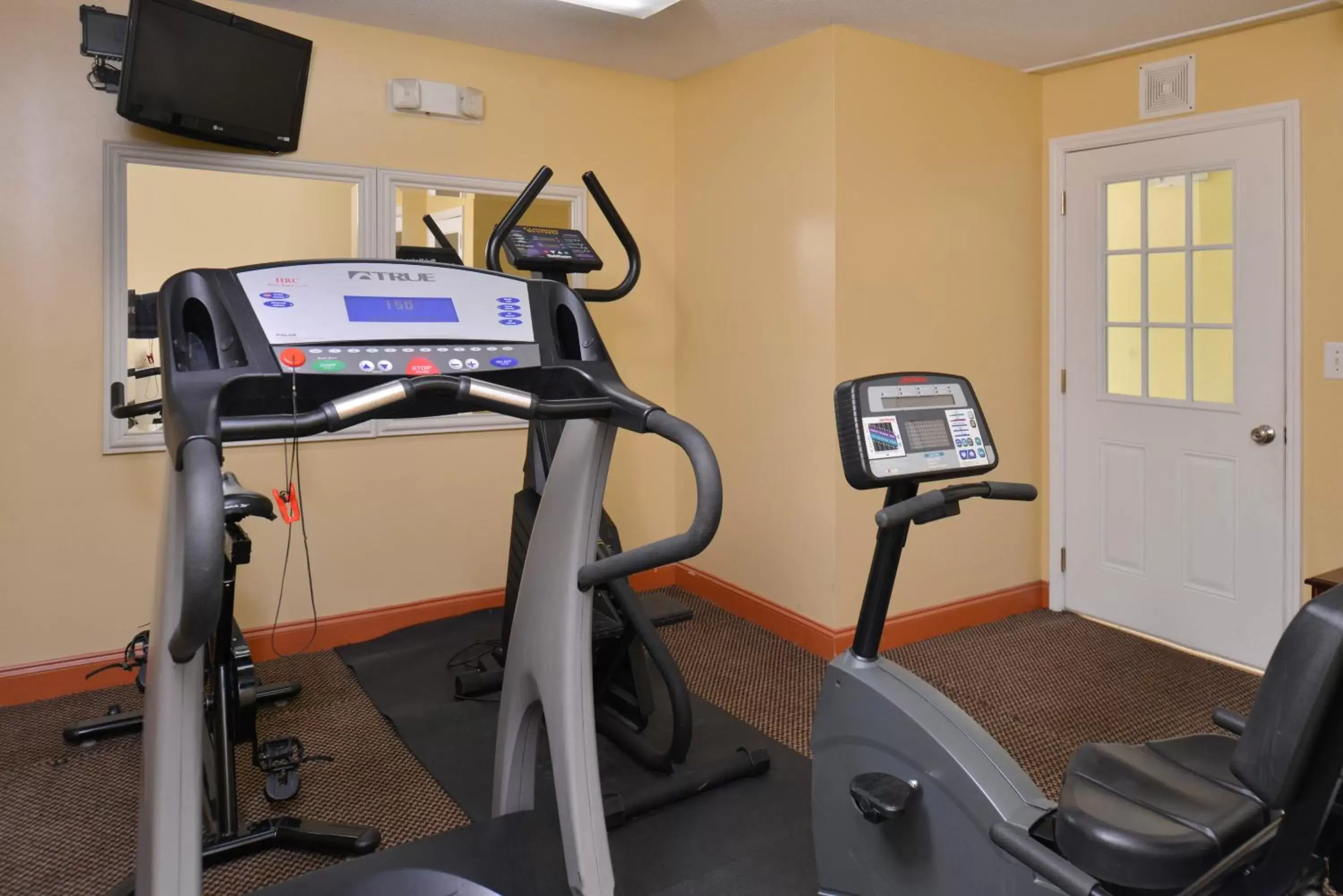 Fitness centre/facilities, Fitness Center/Facilities in Douglas Inn & Suites