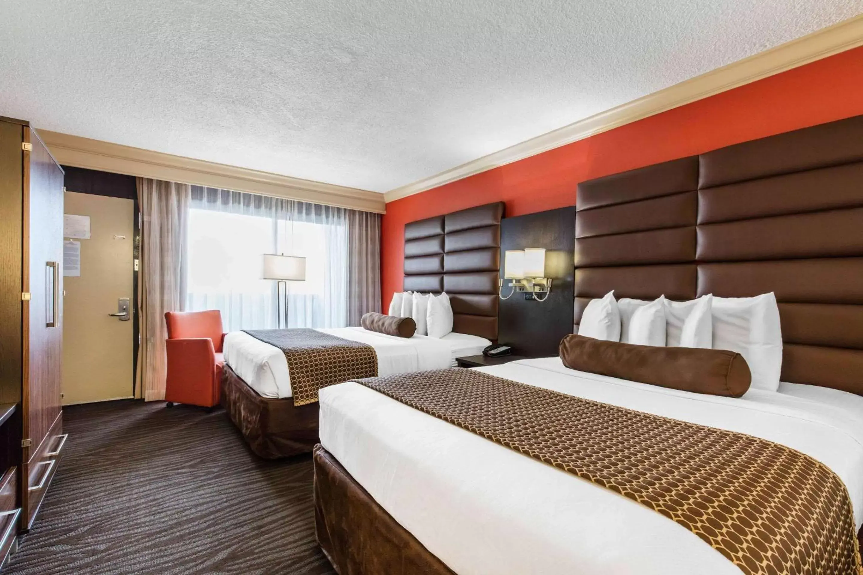 Photo of the whole room, Bed in The Capitol Hotel Downtown, Ascend Hotel Collection