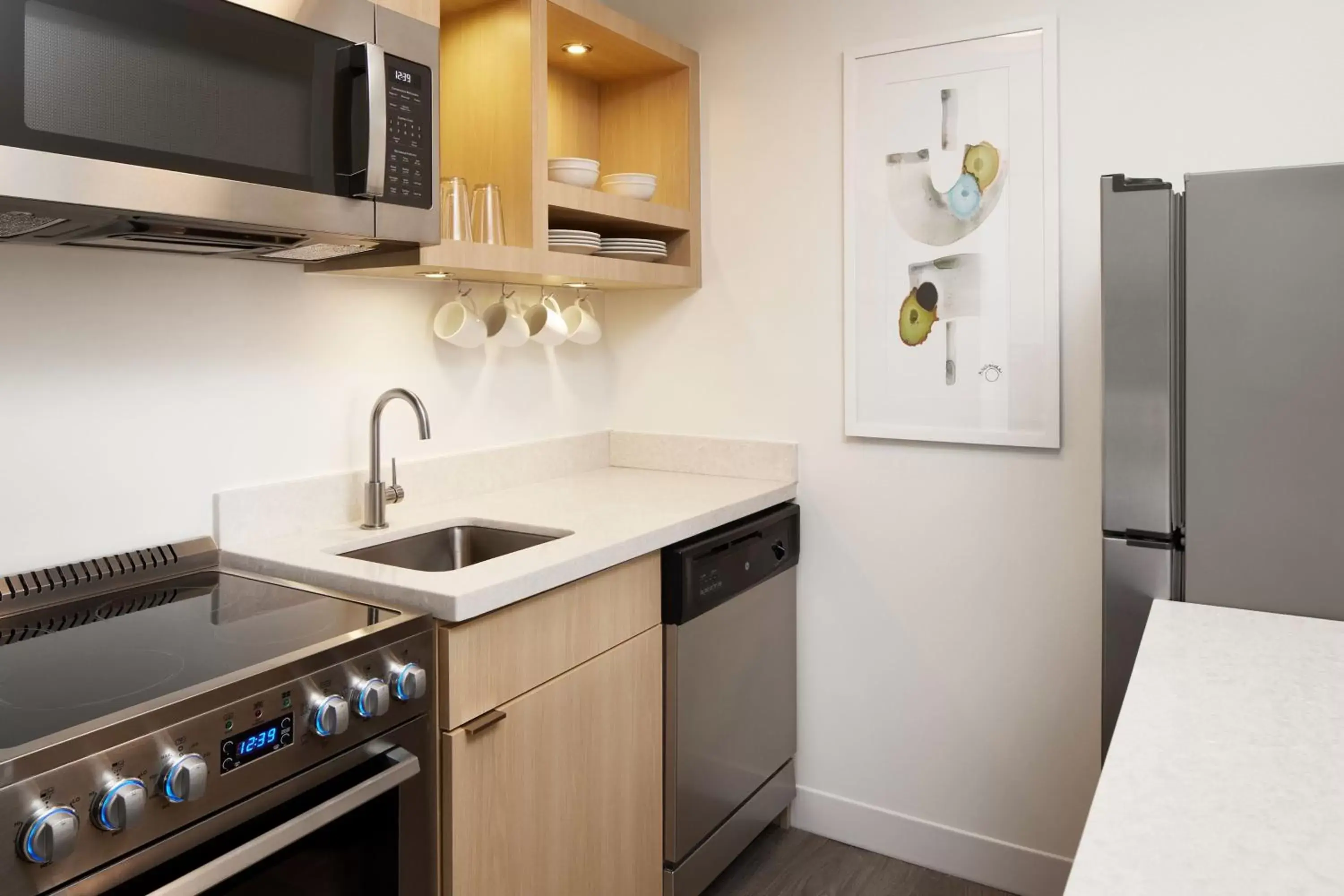 Kitchen or kitchenette, Kitchen/Kitchenette in TownePlace Suites Dulles Airport